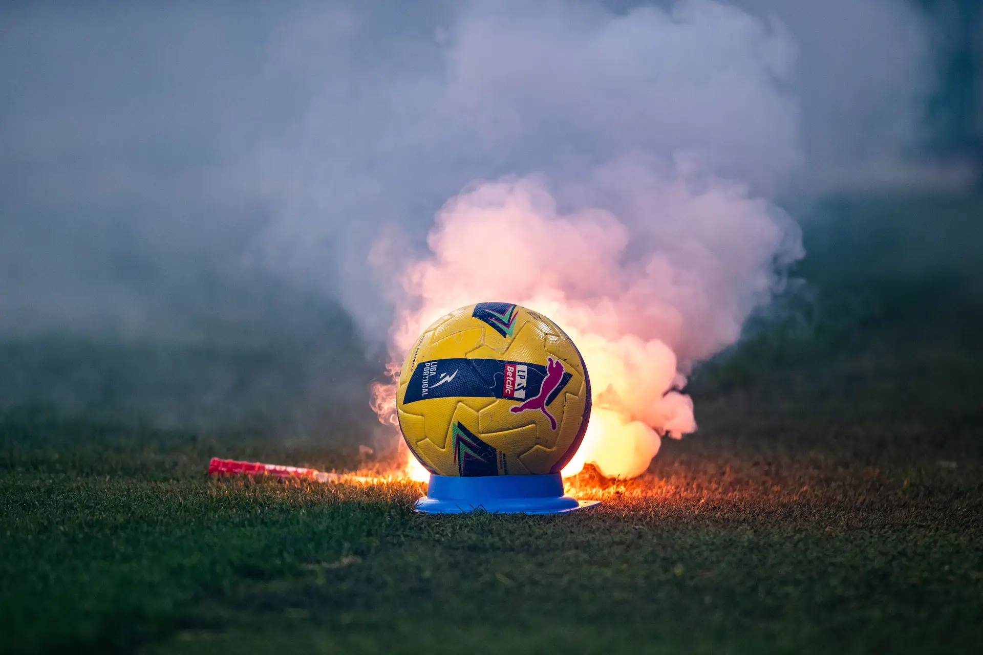 Os adeptos de futebol não se andam a portar tão mal: número de incidências caiu 37% na primeira volta dos campeonatos profissionais