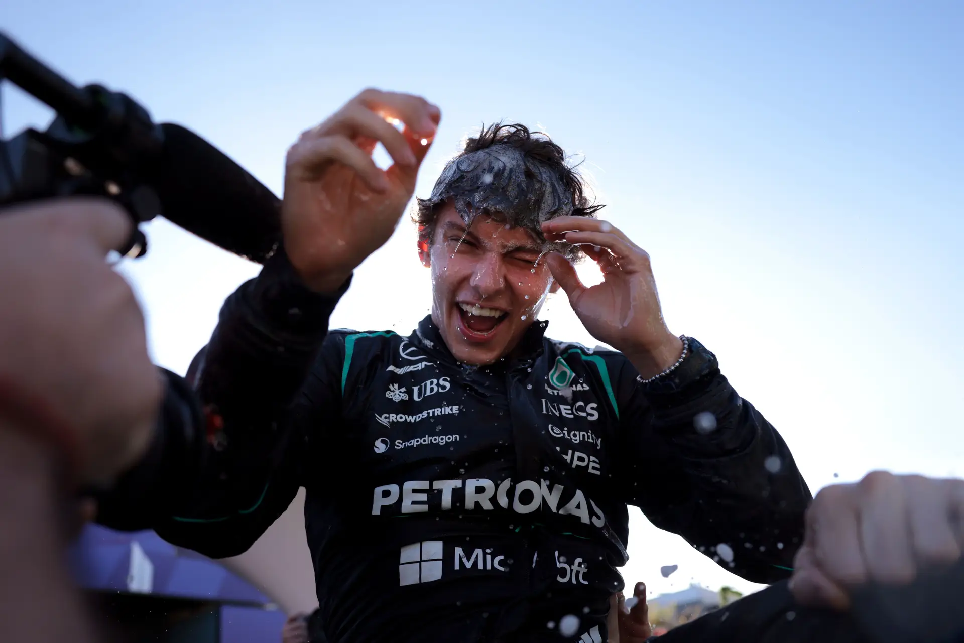 Kimi Antonelli, o inesperado herdeiro de Lewis Hamilton a conduzir o renascer da Mercedes na Fórmula 1