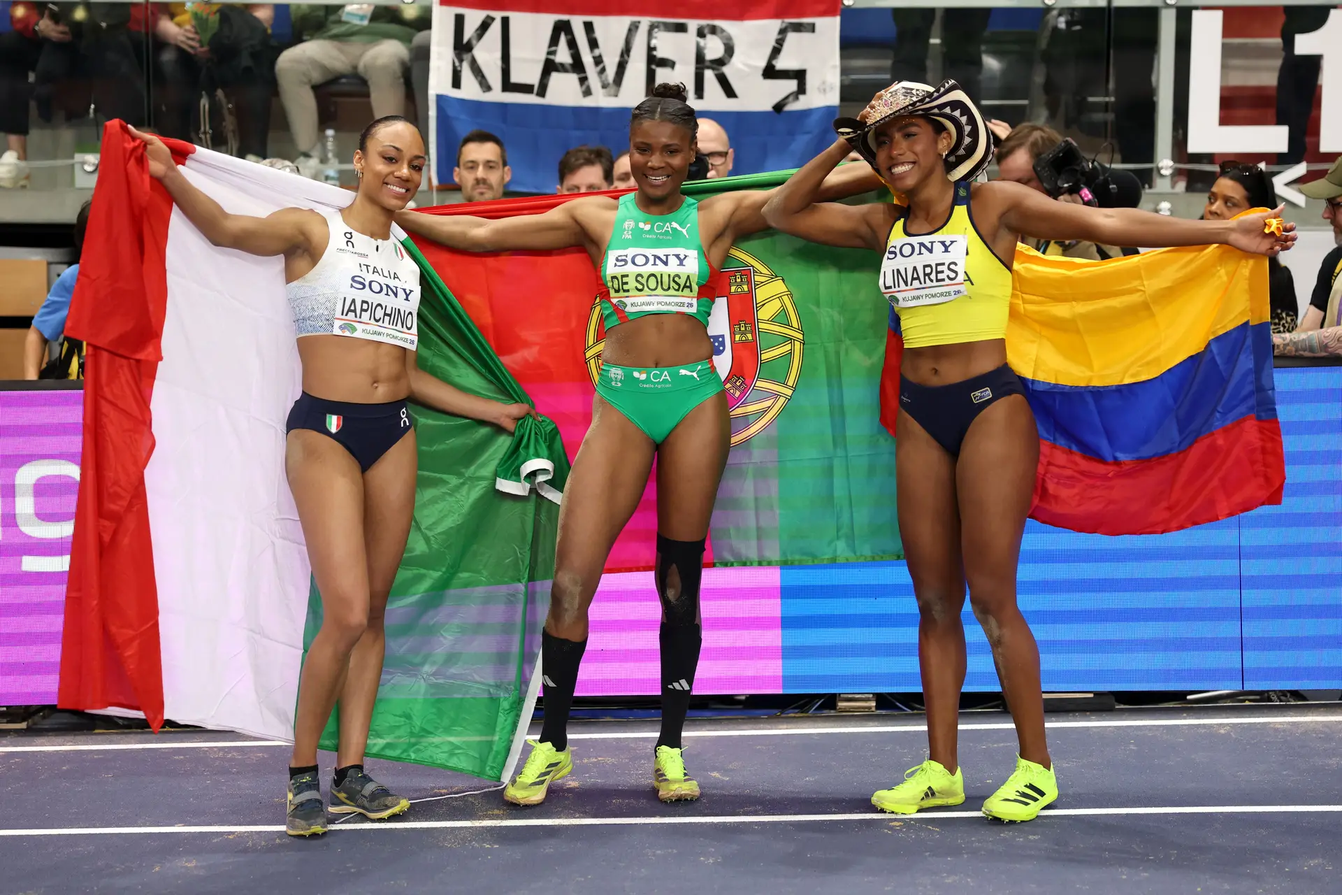 Agate de Sousa com Iapichino, a medalhada de prata, e Linares, que obteve o bronze
