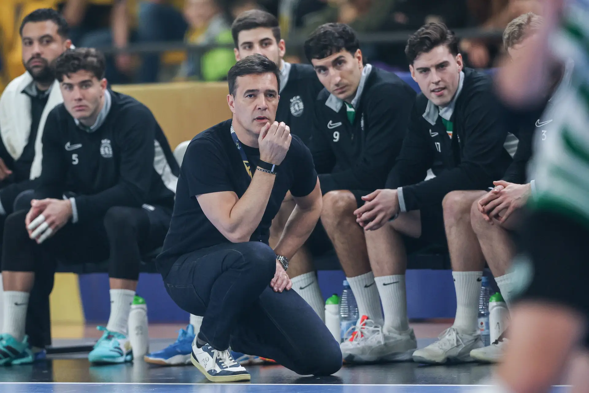 Cheiro no balneário do Dragão Arena leva elementos do Sporting ao hospital antes do clássico de andebol