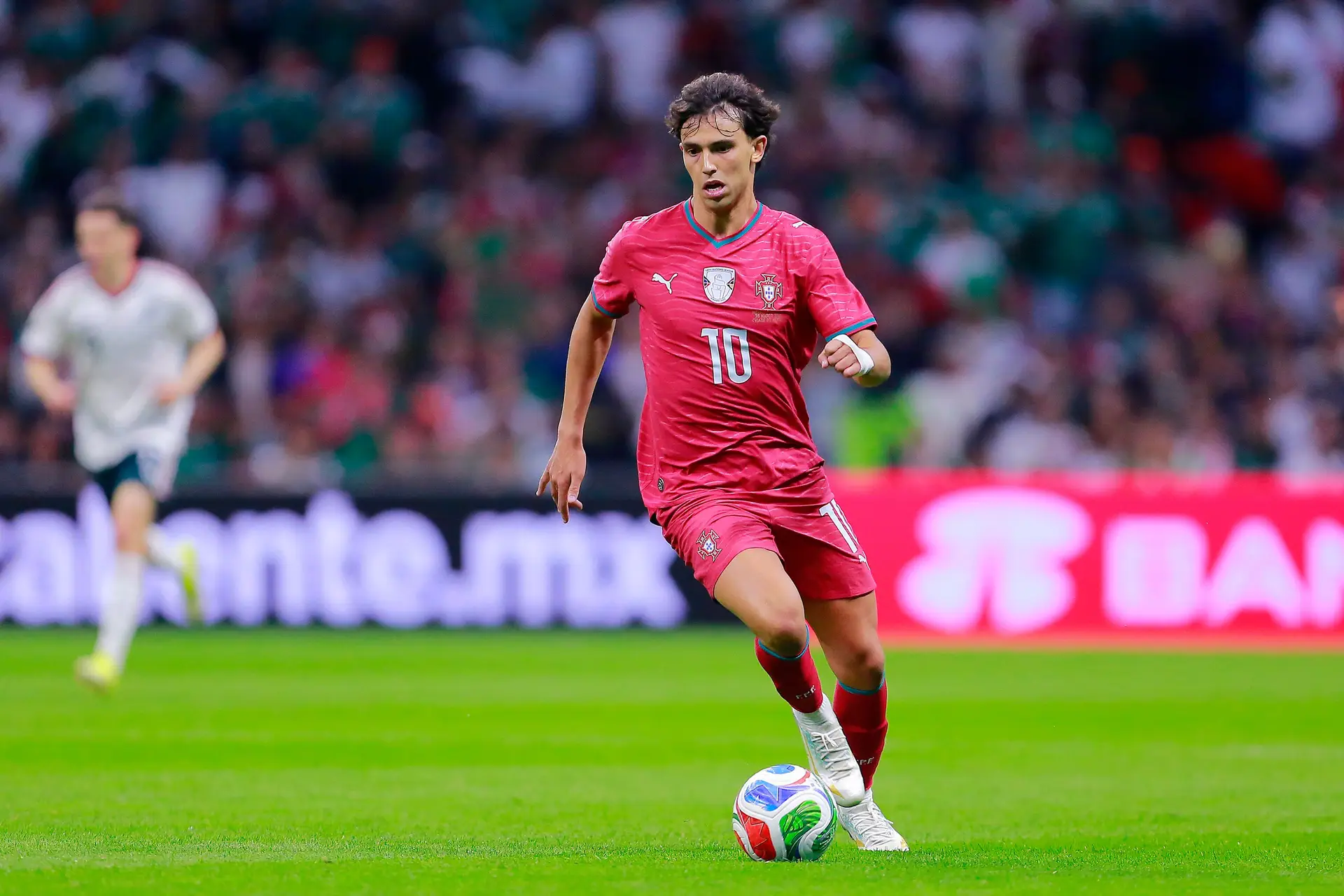 João Félix foi titular contra o México