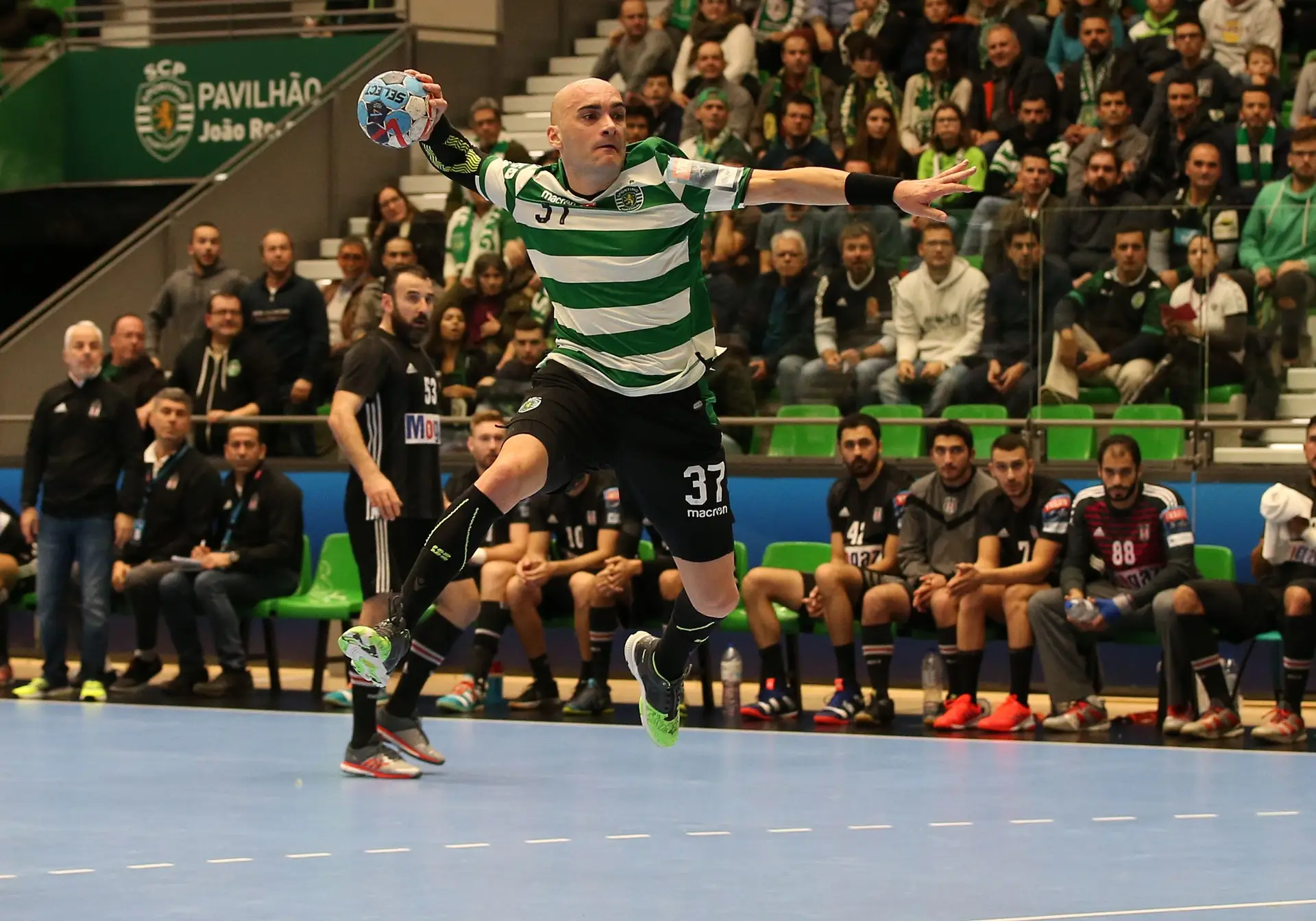 Ivan Nikčević na Liga dos Campeões ao serviço do Sporting