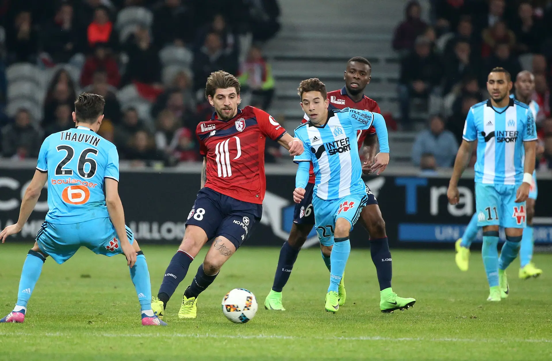 Xeka (de camisola vermelha) em ação pelo Lille, frente ao Olympique de Marseille, em 2017 