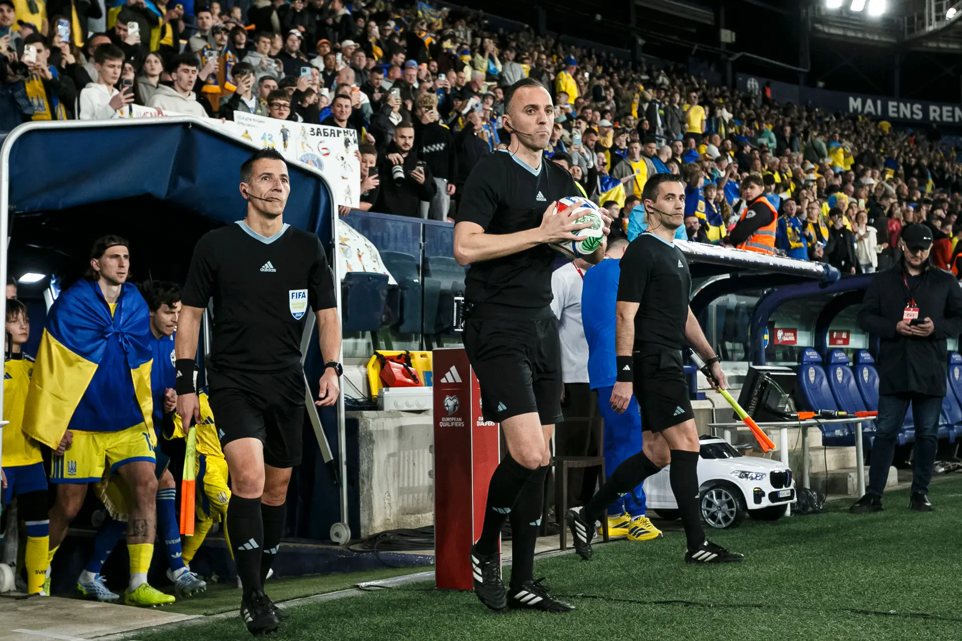 João Pinheiro apitou o Ucrânia-Suécia do playoff de qualificação para o Mundial