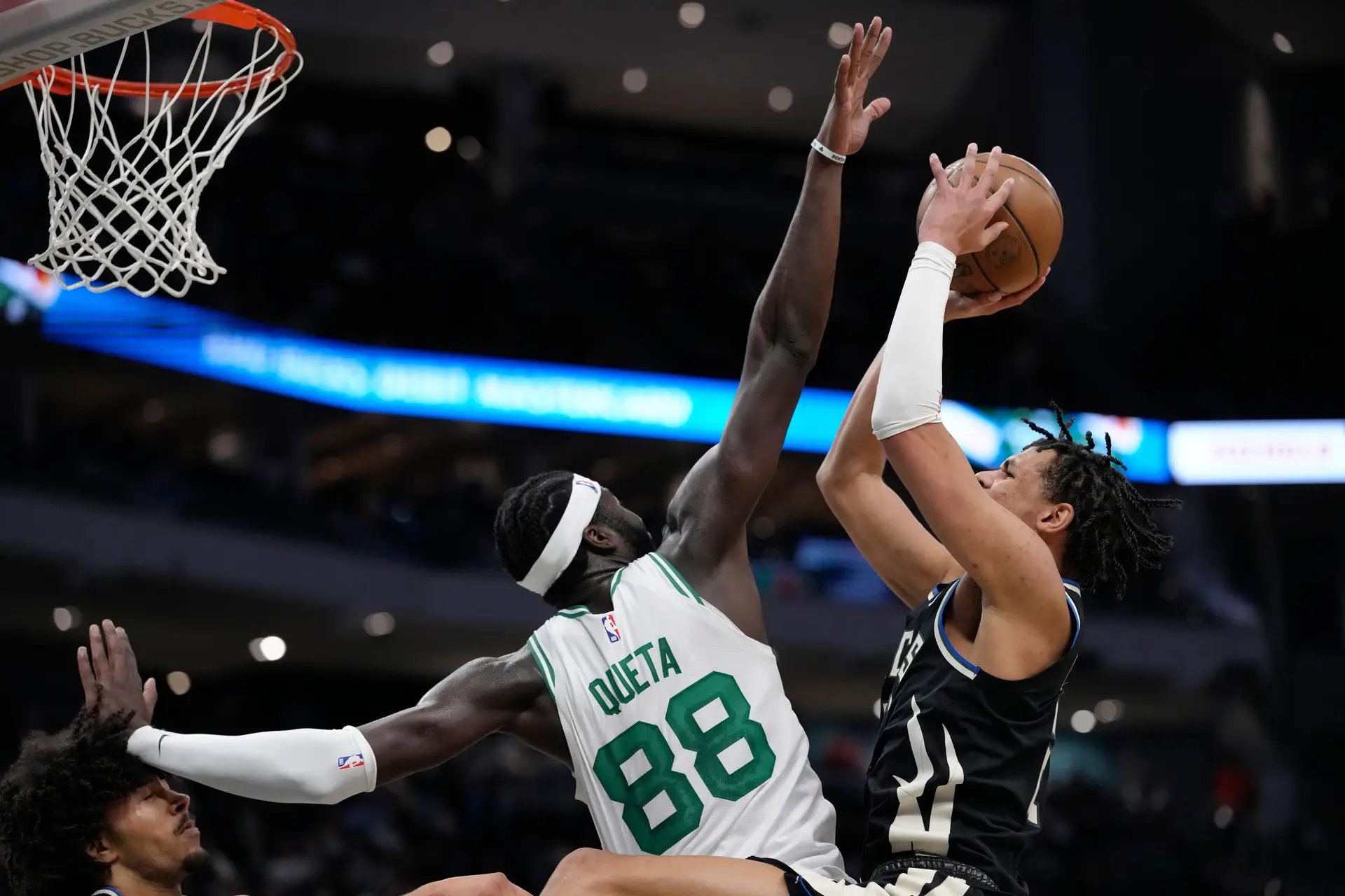 O processo de banalização do duplo-duplo continua: Neemias Queta somou 19 pontos e 10 ressaltos na vitória dos Celtics