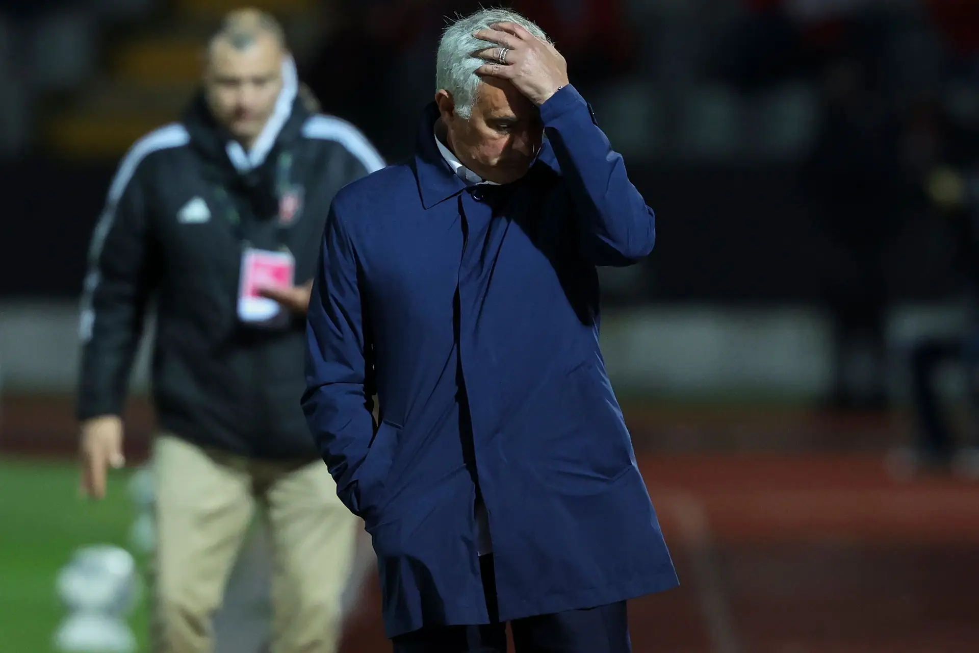 José Mourinho está “profundamente dececionado”: “Perdemos as últimas possibilidades que teríamos de lutar pelo título”