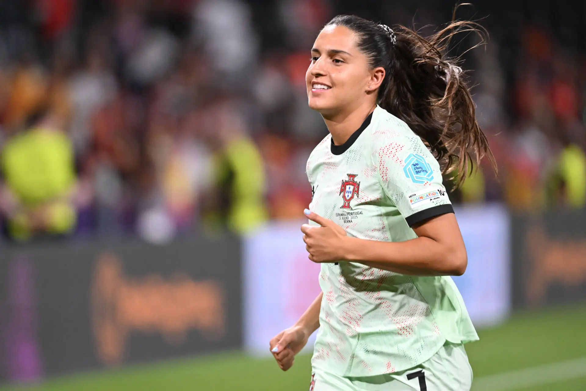 Num concerto de Rosalía ou num Letónia-Portugal, onde está Kika Nazareth há sempre espetáculo