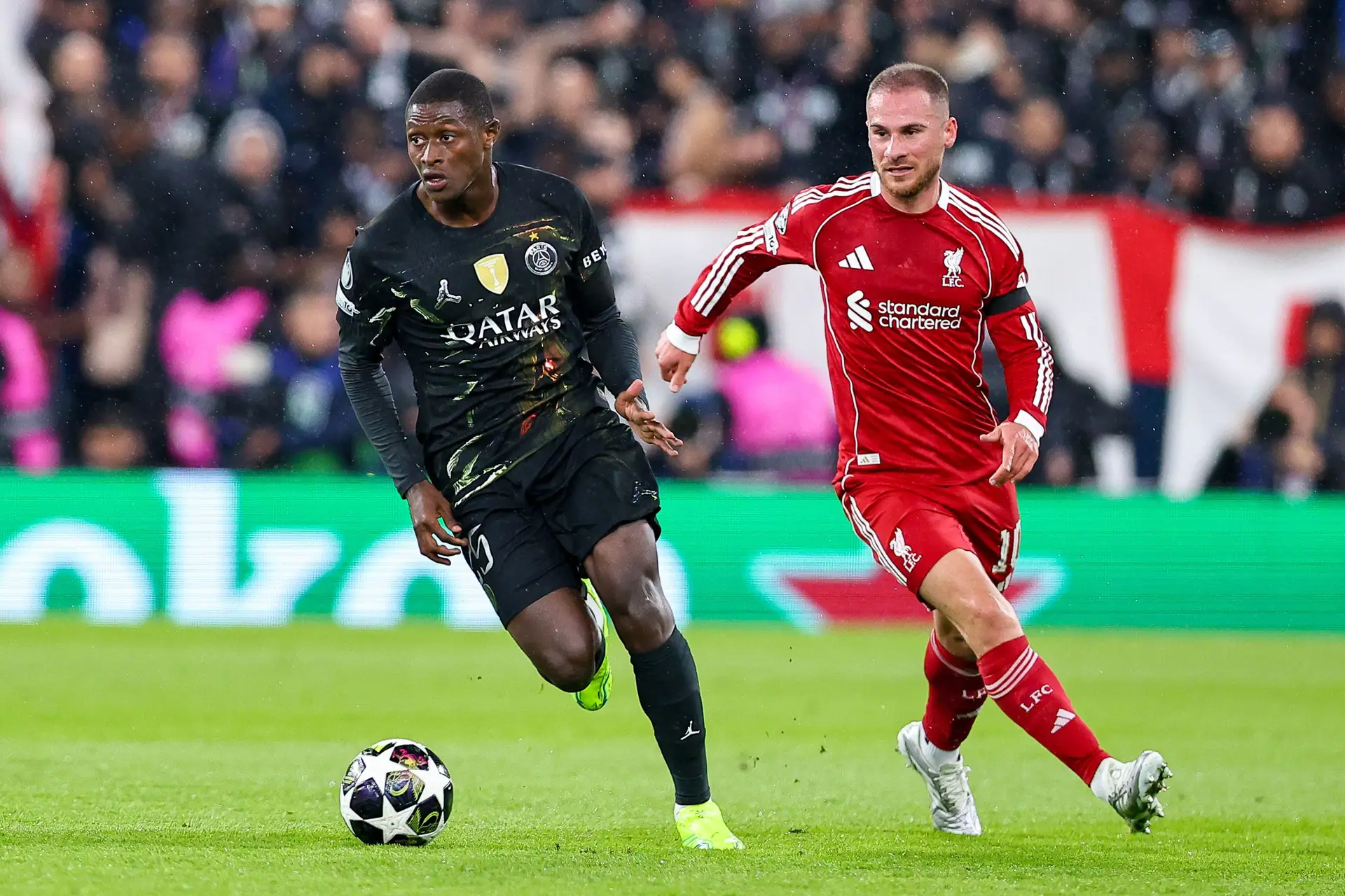 Nuno Mendes saiu lesionado e agarrado à coxa ainda na primeira parte: a dois meses do arranque do Mundial