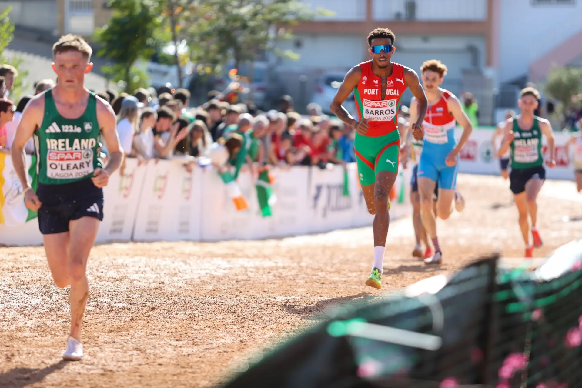 Etson Barros, atleta do Benfica e campeão nacional dos 3.000 metros obstáculos, em coma induzido após acidente de viação