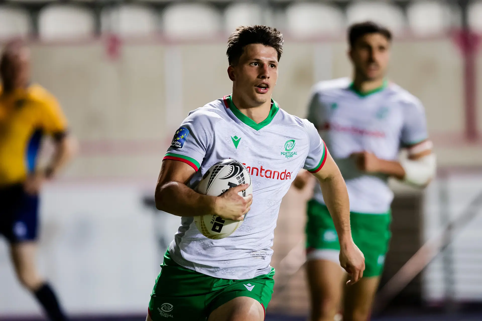 O apanhem-me se puderem de Rodrigo Marta, recordista de ensaios com Portugal que vai jogar no melhor campeonato europeu de râguebi