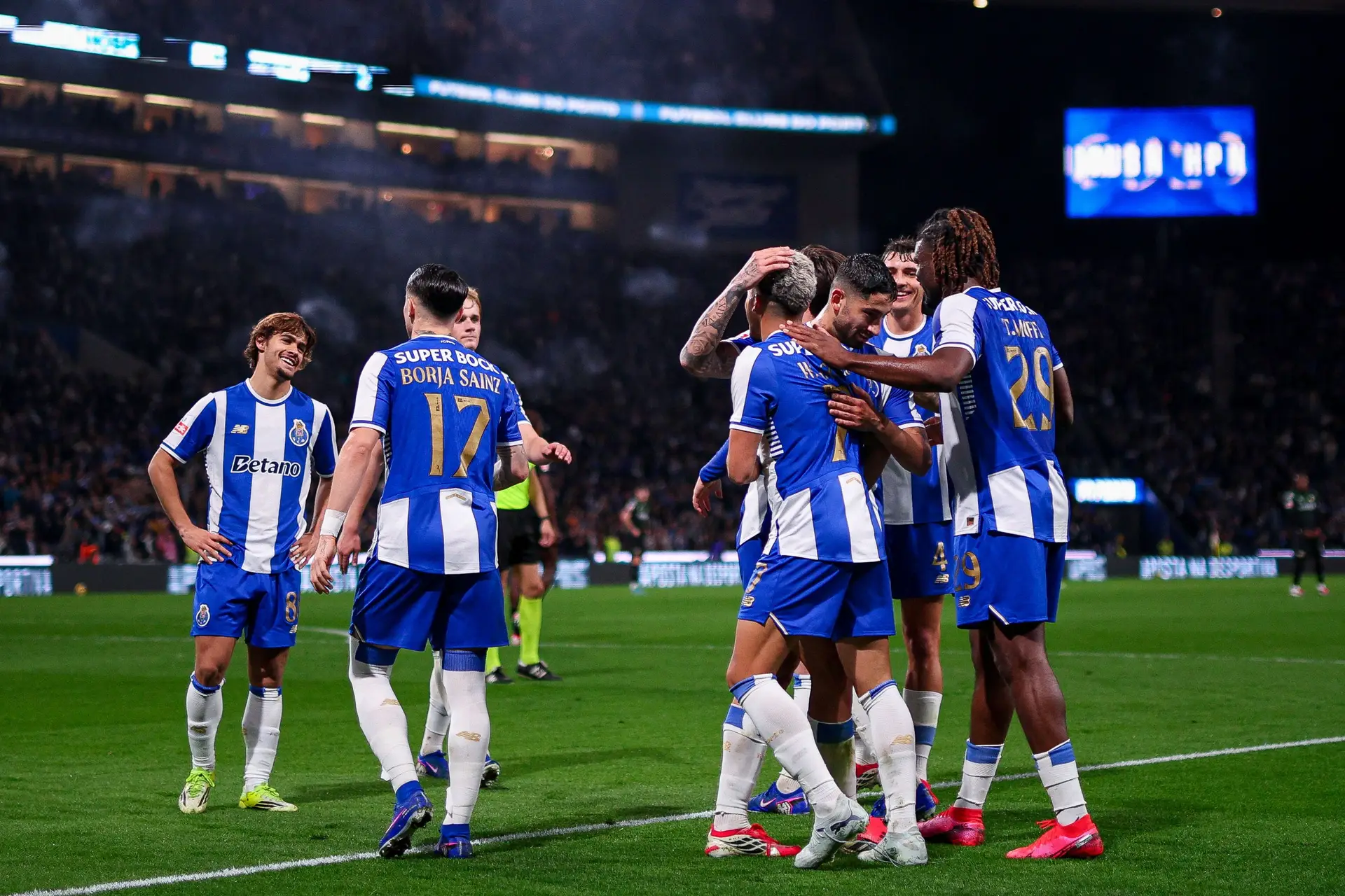 O próximo sábado pode ser o dia em que o FC Porto regressa aos Aliados: as contas do título e do que falta jogar