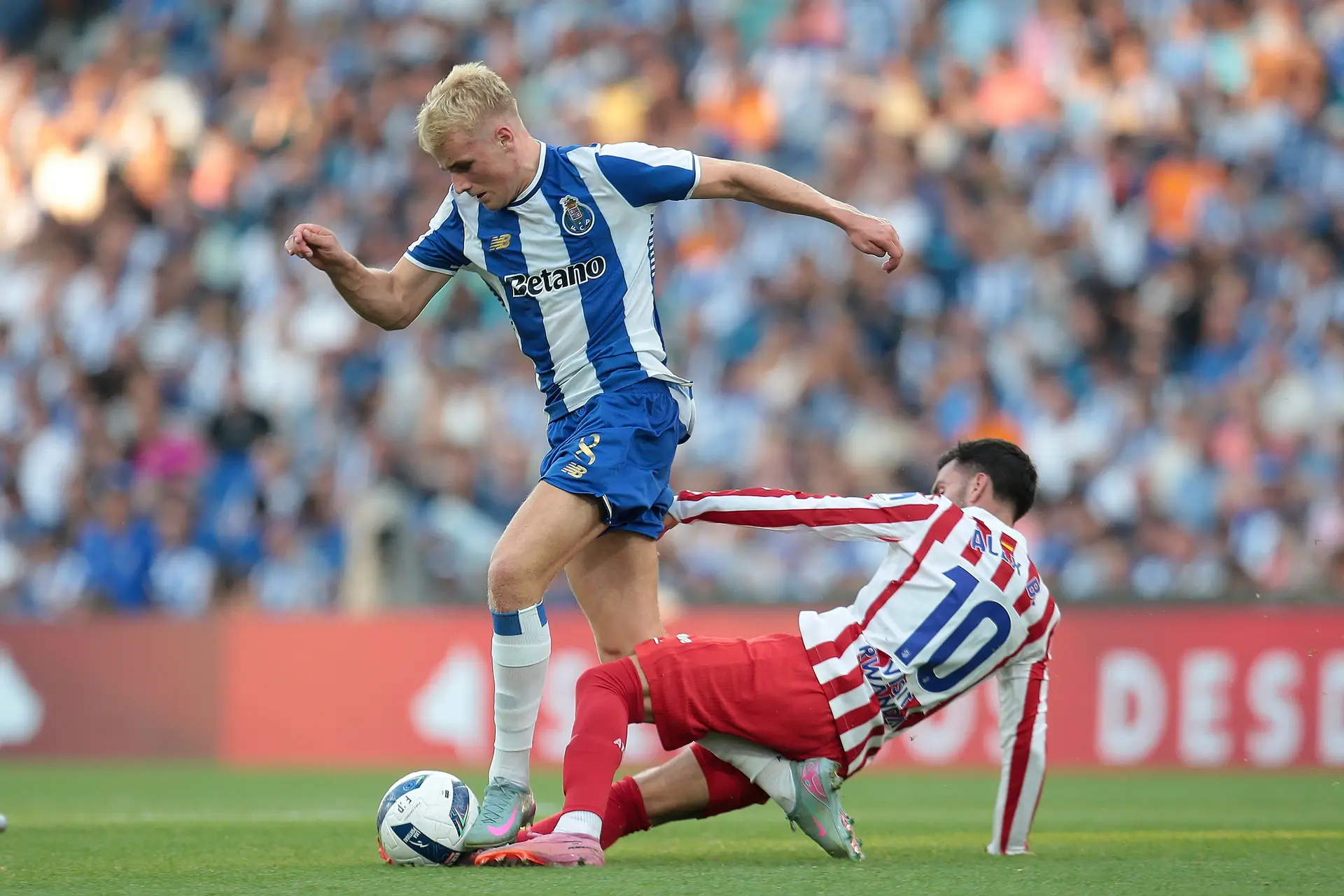 Froholdt na vistosa estreia no Dragão, na pré-época, no jogo de apresentação aos sócios contra o Atlético de Madrid