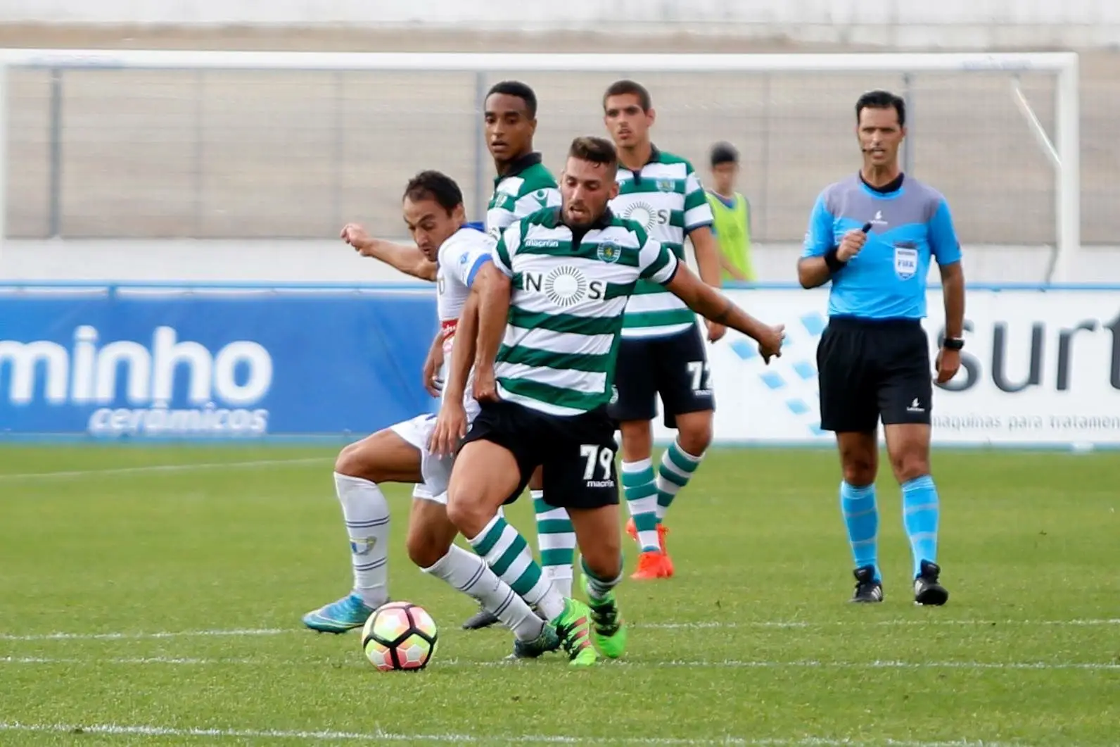 Guima (no centro) jogou um ano pela equipa B do Sporting