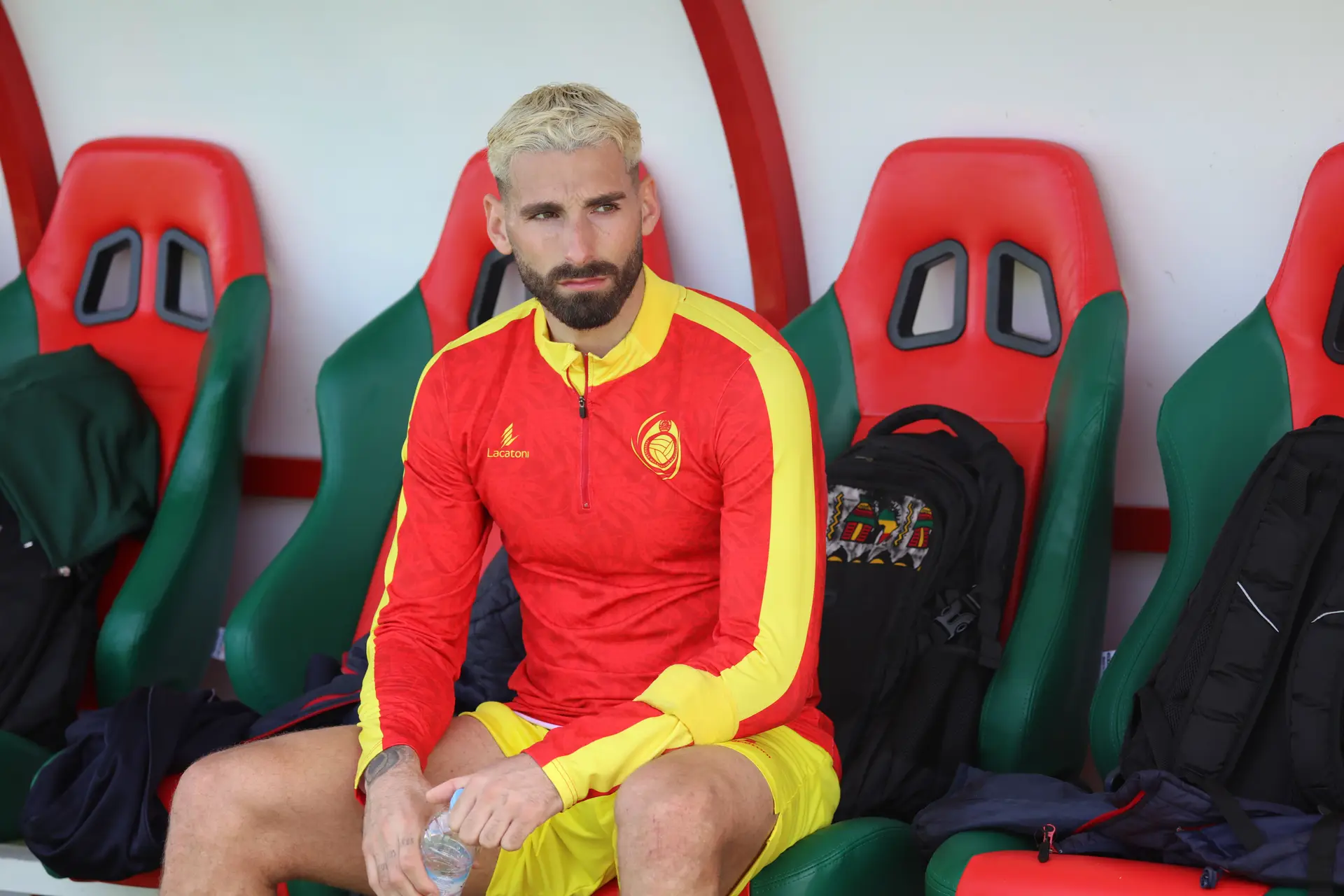 “O João Alves é o pior treinador que apanhei, não percebia nada daquilo. Mas fez milagres. Dizia: ‘Vou fazer uma caldeirada e isto vai dar‘”