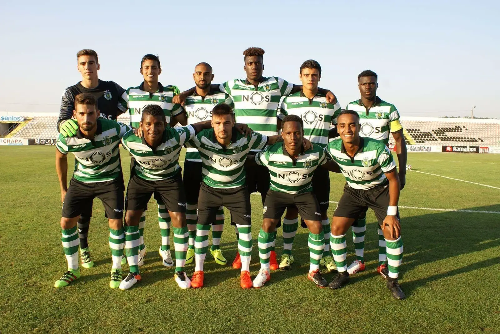 Guima (1º em baixo à esquerda) com a sua equipa do Sporting B