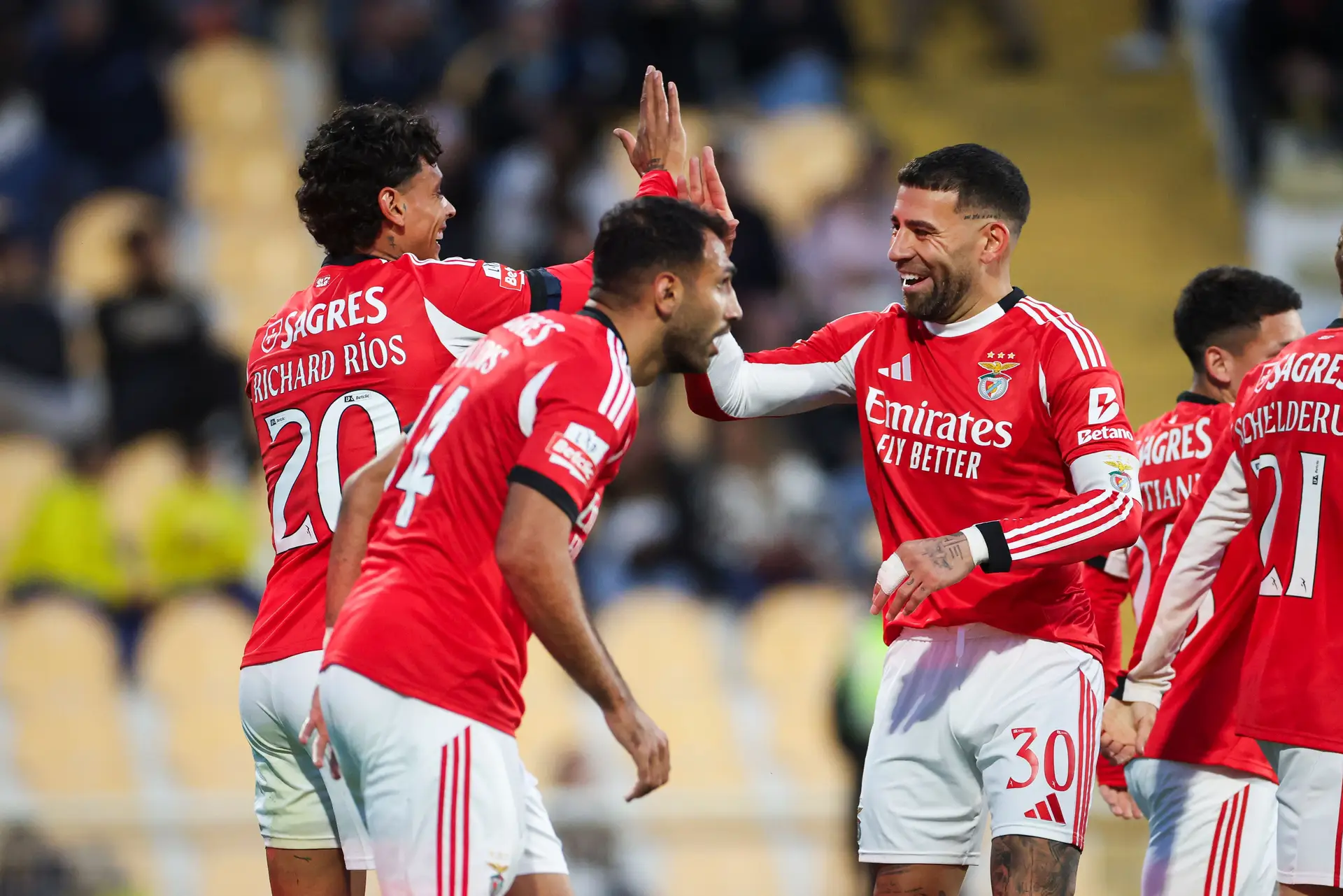 Benfica oferece apoio à Colômbia de Richard Ríos e Jhon Durán