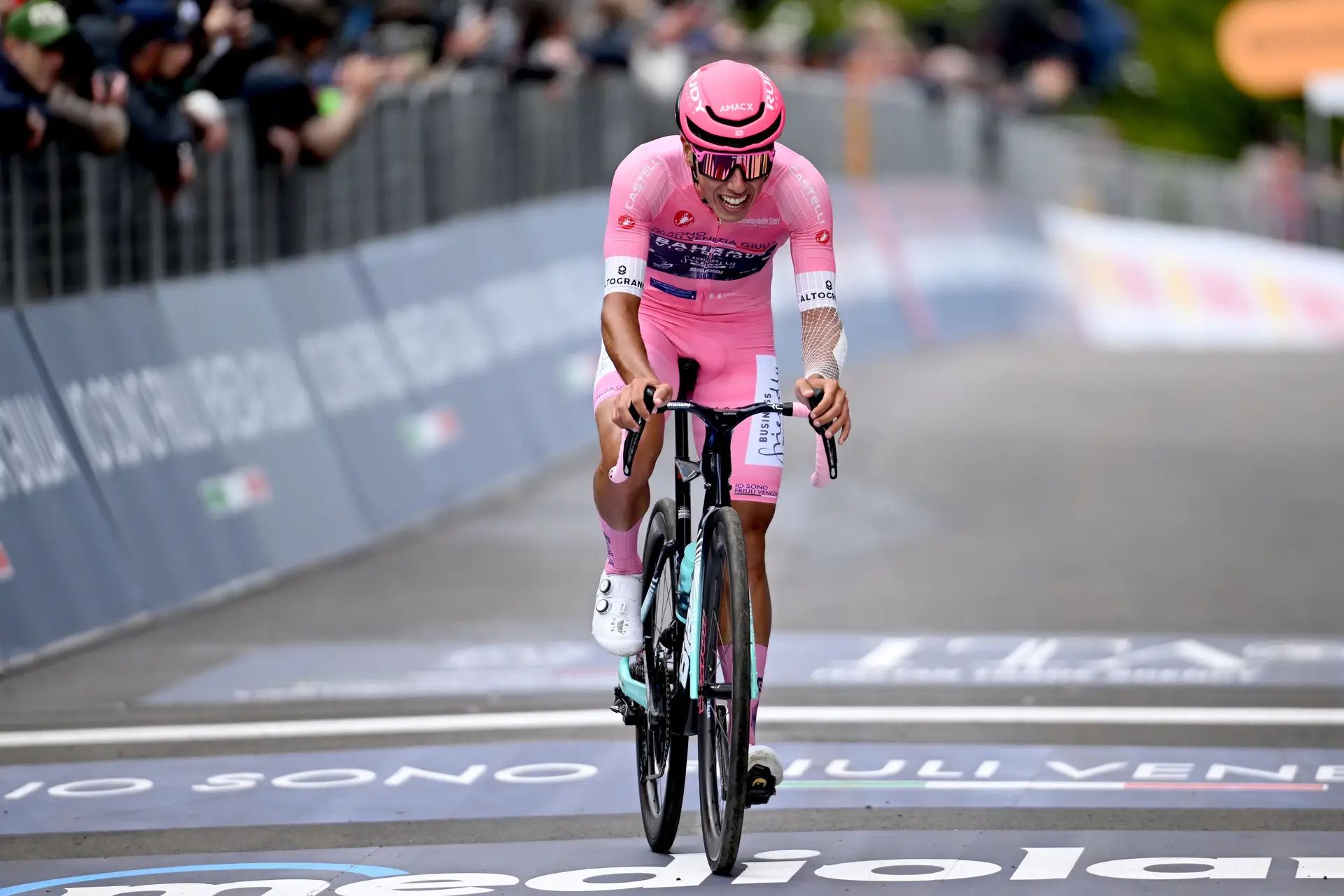 Giro: Vingeggard voltou a ser o melhor, mas Afonso Eulálio ganhou tempo a vários candidatos e vai para o dia de descanso de rosa