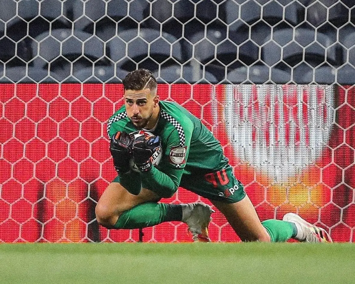 Helton a defender a baliza do Boavista