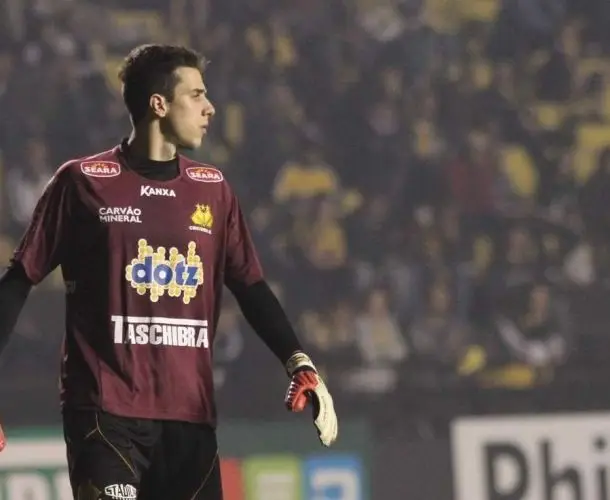 Em 2013, o guarda-redes jogou pelo Criciúma