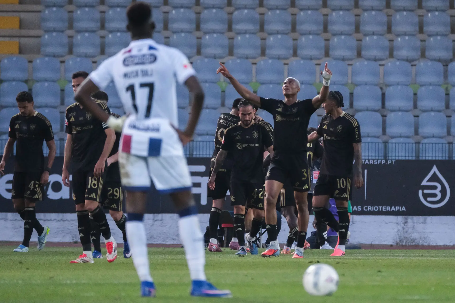 Vai mesmo haver uma equipa da II Liga na Europa: Casa Pia salva-se no play-off e impede a subida do Torreense