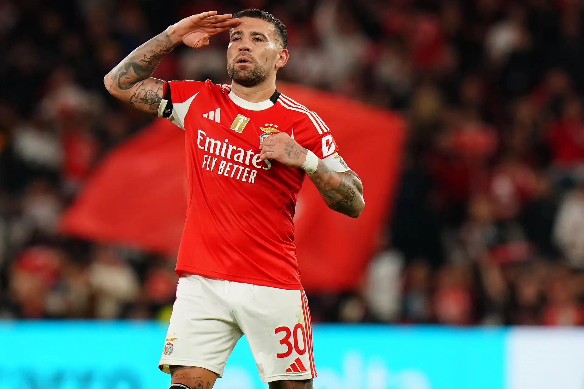 Otamendi ruma ao River Plate e é a baixa mais recente de um Benfica com problemas na retenção de líderes