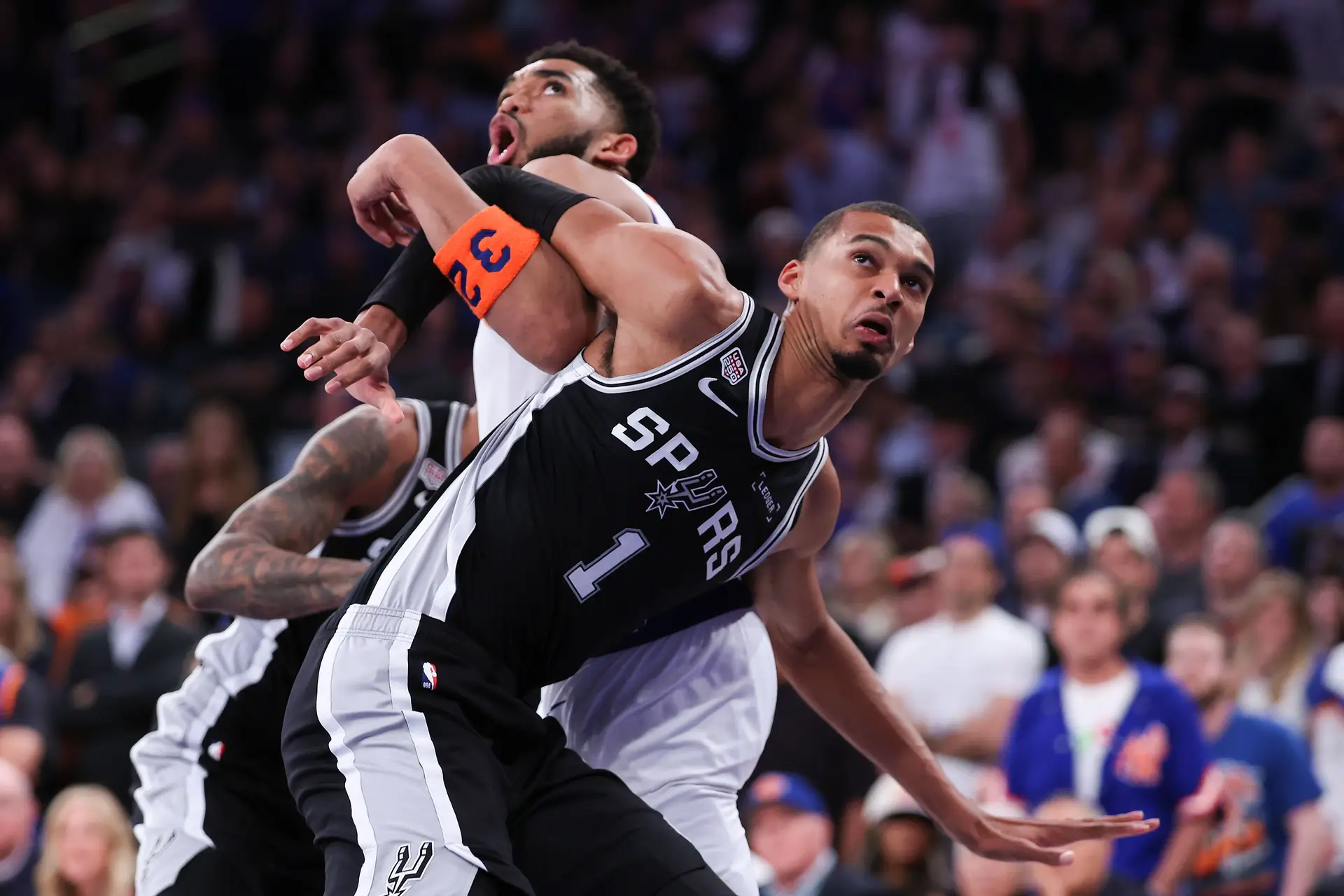 No Madison Square Garden reinaram os forasteiros: Spurs venceram o terceiro jogo das finais da NBA