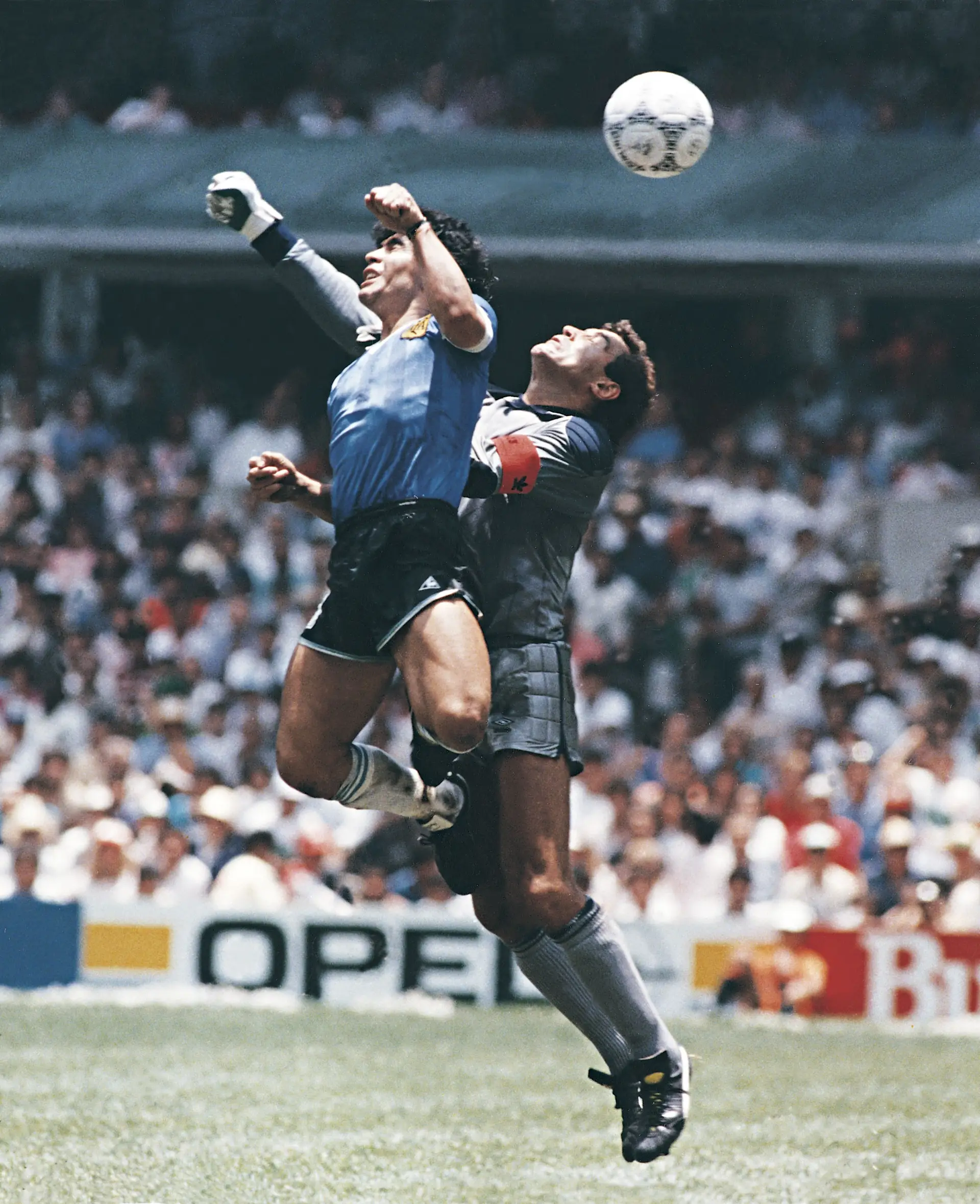A famosa Mão de Deus de Maradona no Mundial de 1986