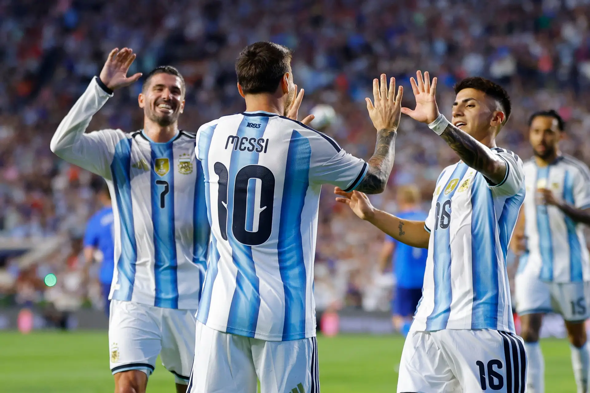 Lionel Messi e a Argentina vão defender o título mundial conquistado em 2022