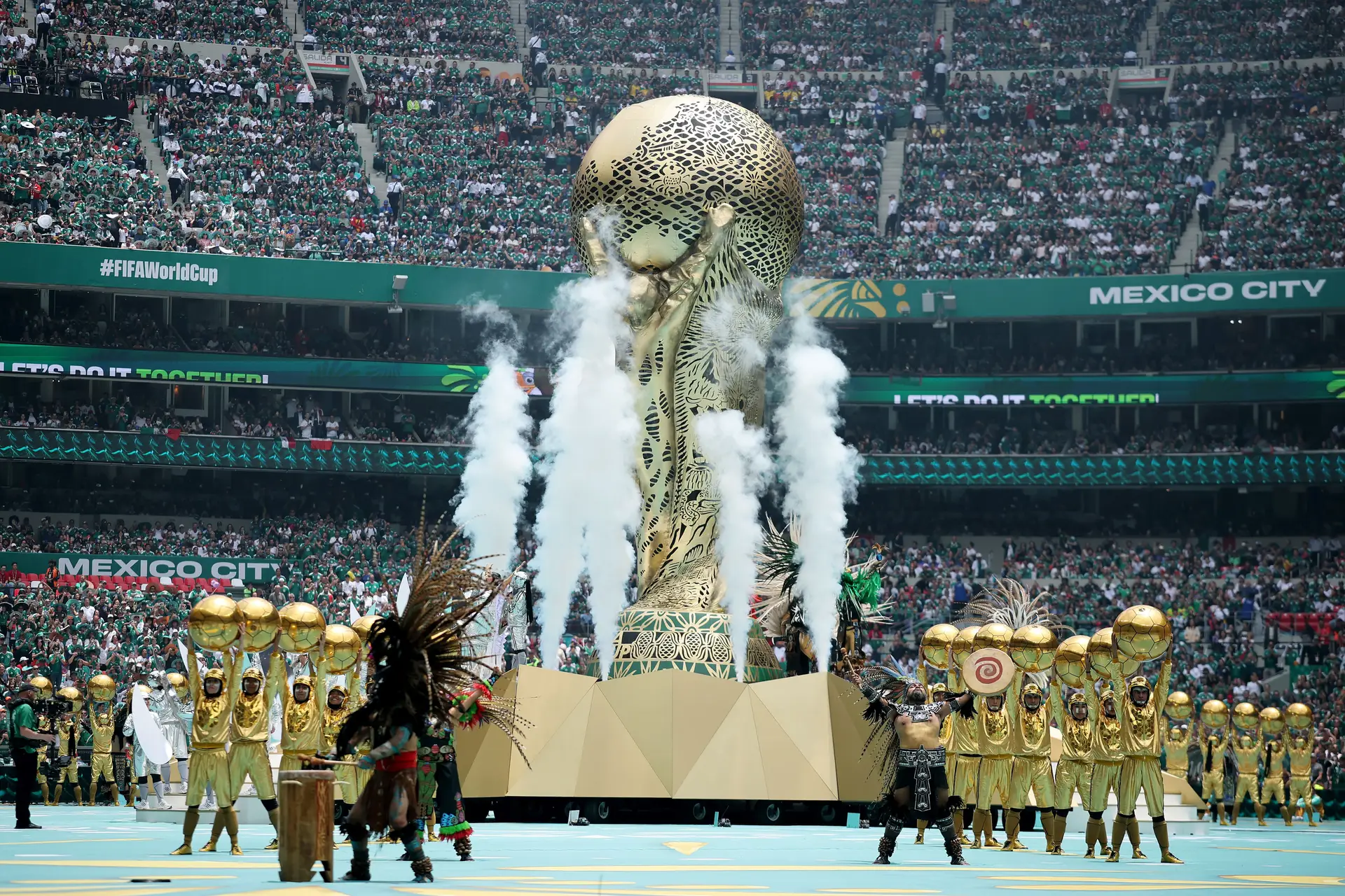 As melhores imagens da cerimónia de abertura do Mundial 2026: houve cultura, “braços abertos” para todos. E Shakira