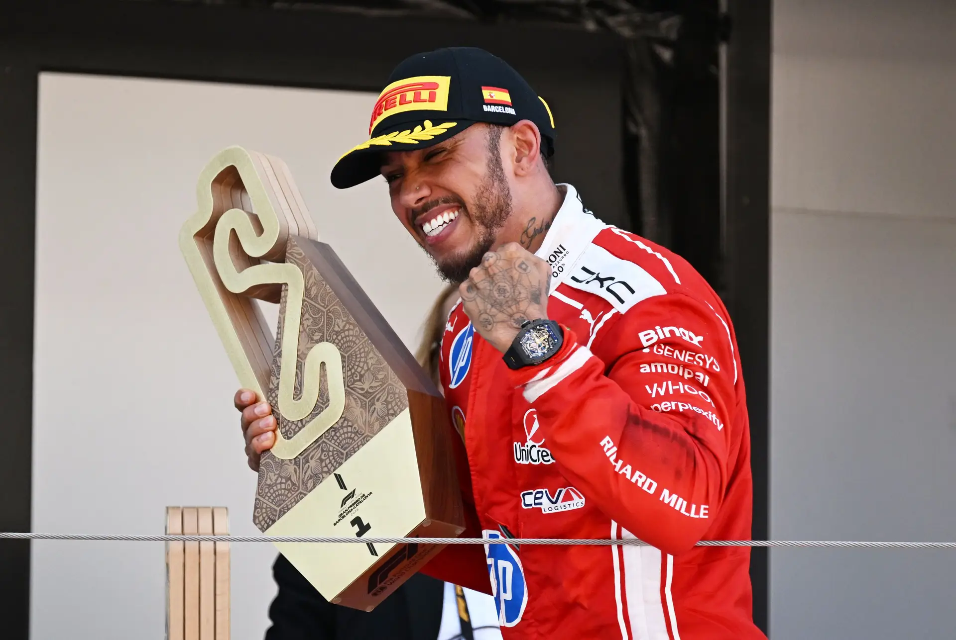 Lewis Hamilton somou a primeira vitória pela Ferrari