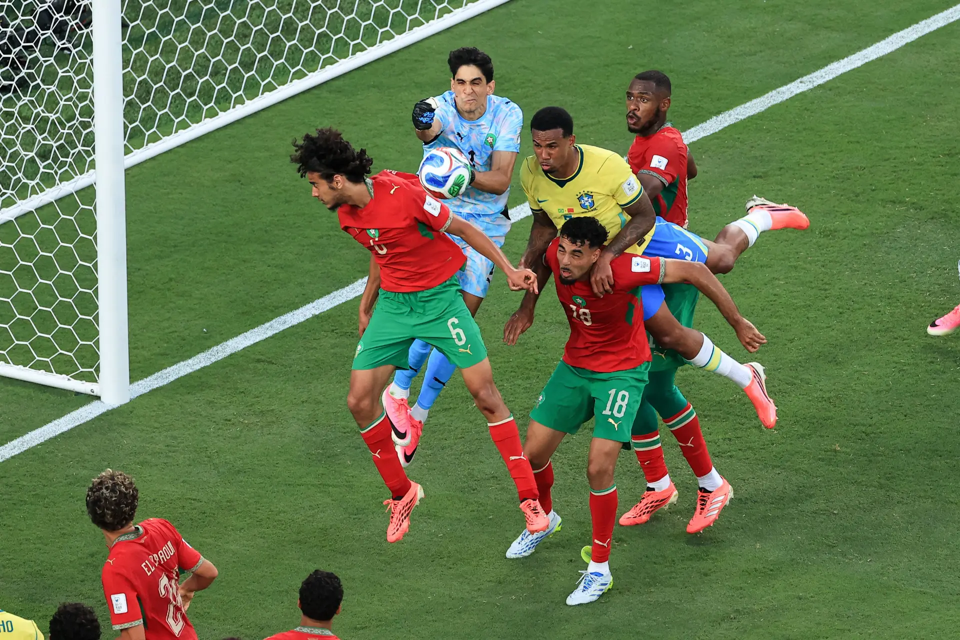 Brasil e Marrocos trocam golpes no primeiro jogo com aroma a candidatos do Mundial 2026