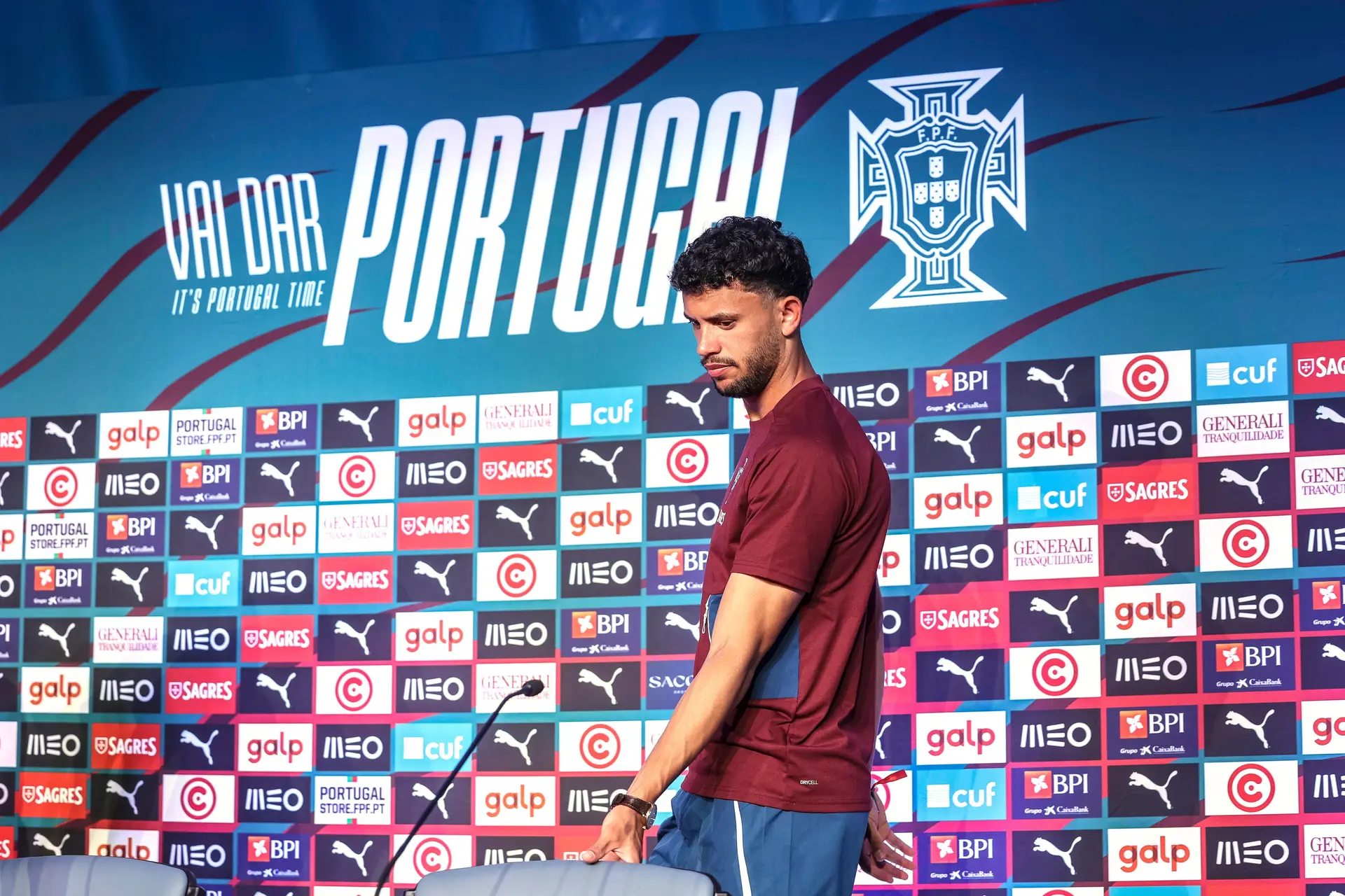 Matheus Nunes explica idas à praia dos jogadores da seleção: “Faz parte do plano de trabalho para fazermos adaptação ao clima”