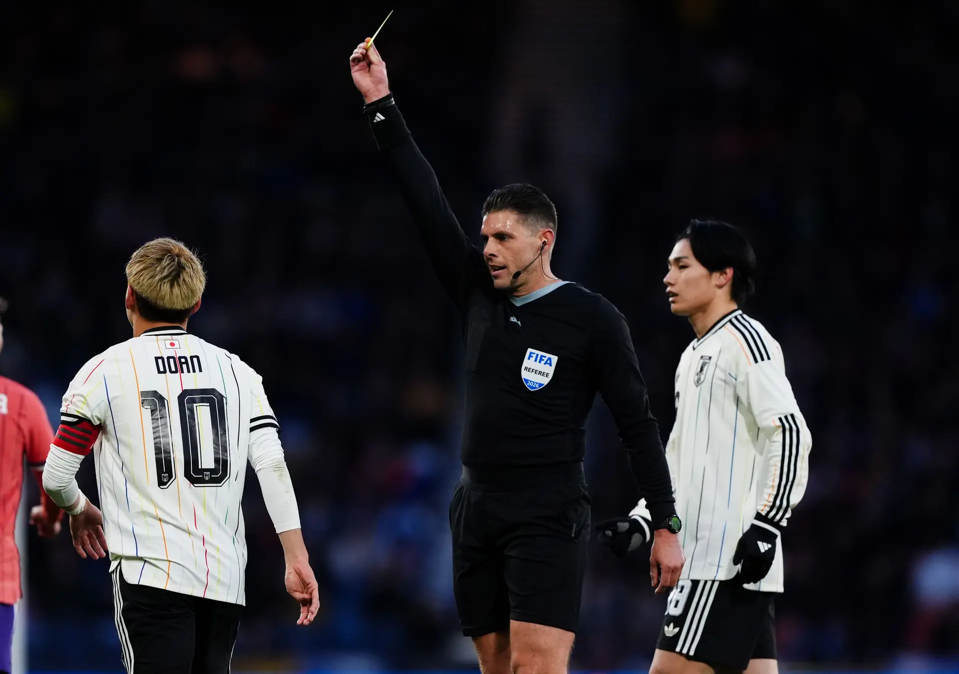 Shaun Evans, aqui a arbitrar um encontro entre o Japão e a Escócia, em março