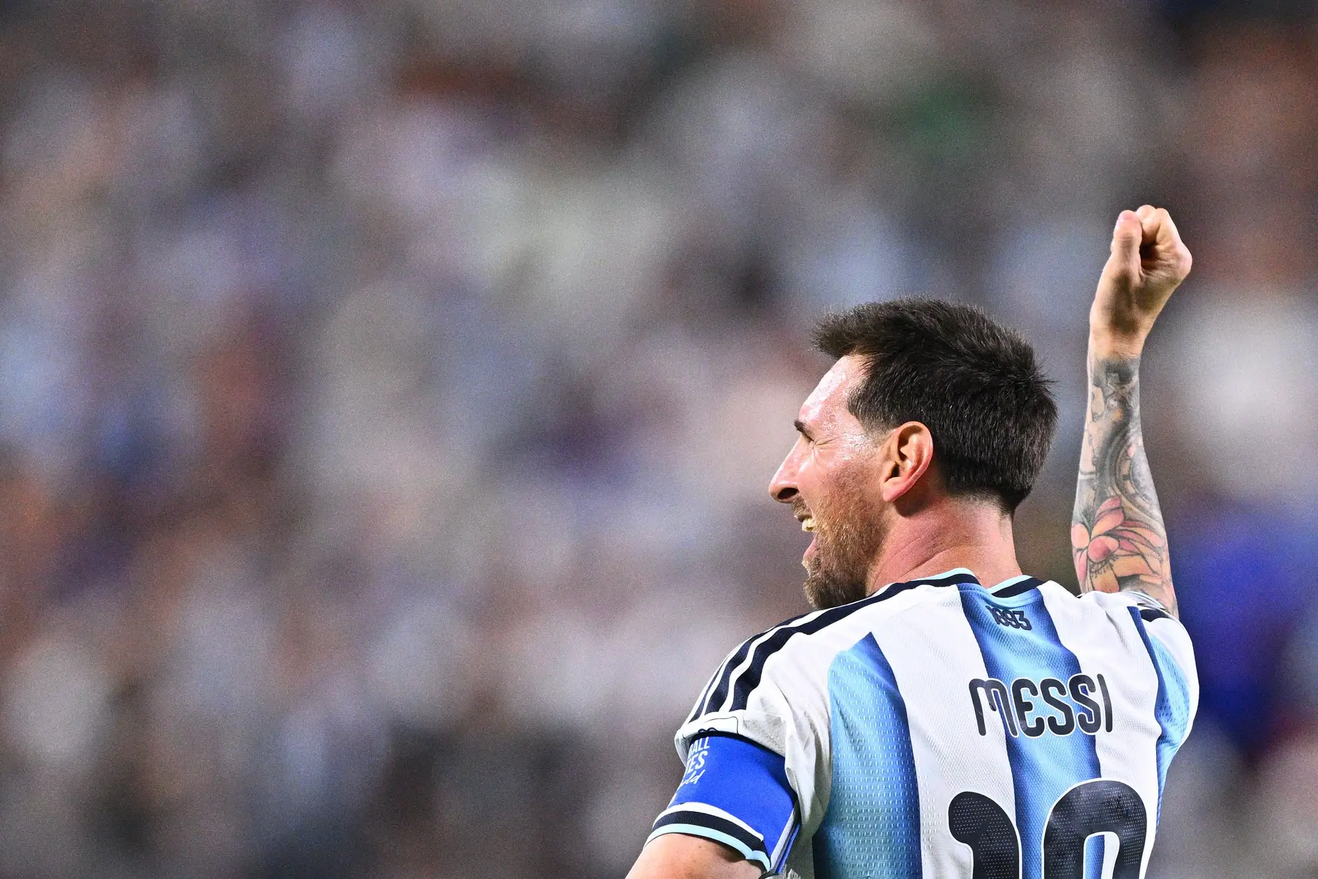 Messi e quatro portugueses nomeados para a Bola d’Ouro 2026, onde Vozinha está na lista de melhores guarda-redes da época