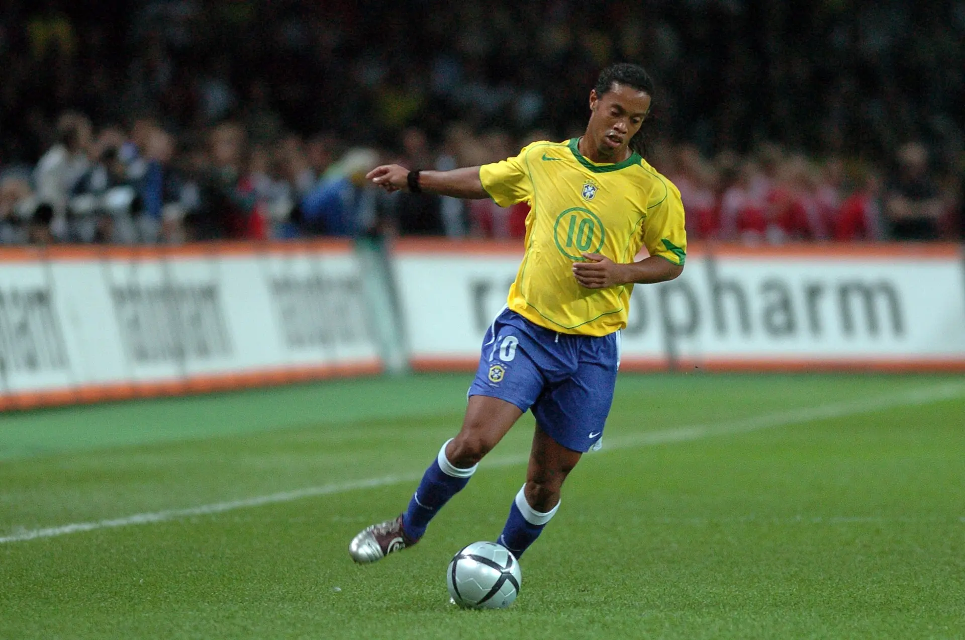 Ronaldinho foi uma das estrelas do "Jogo da Paz", em 2004. Marcou três dos seis golos do Brasil contra o Haiti