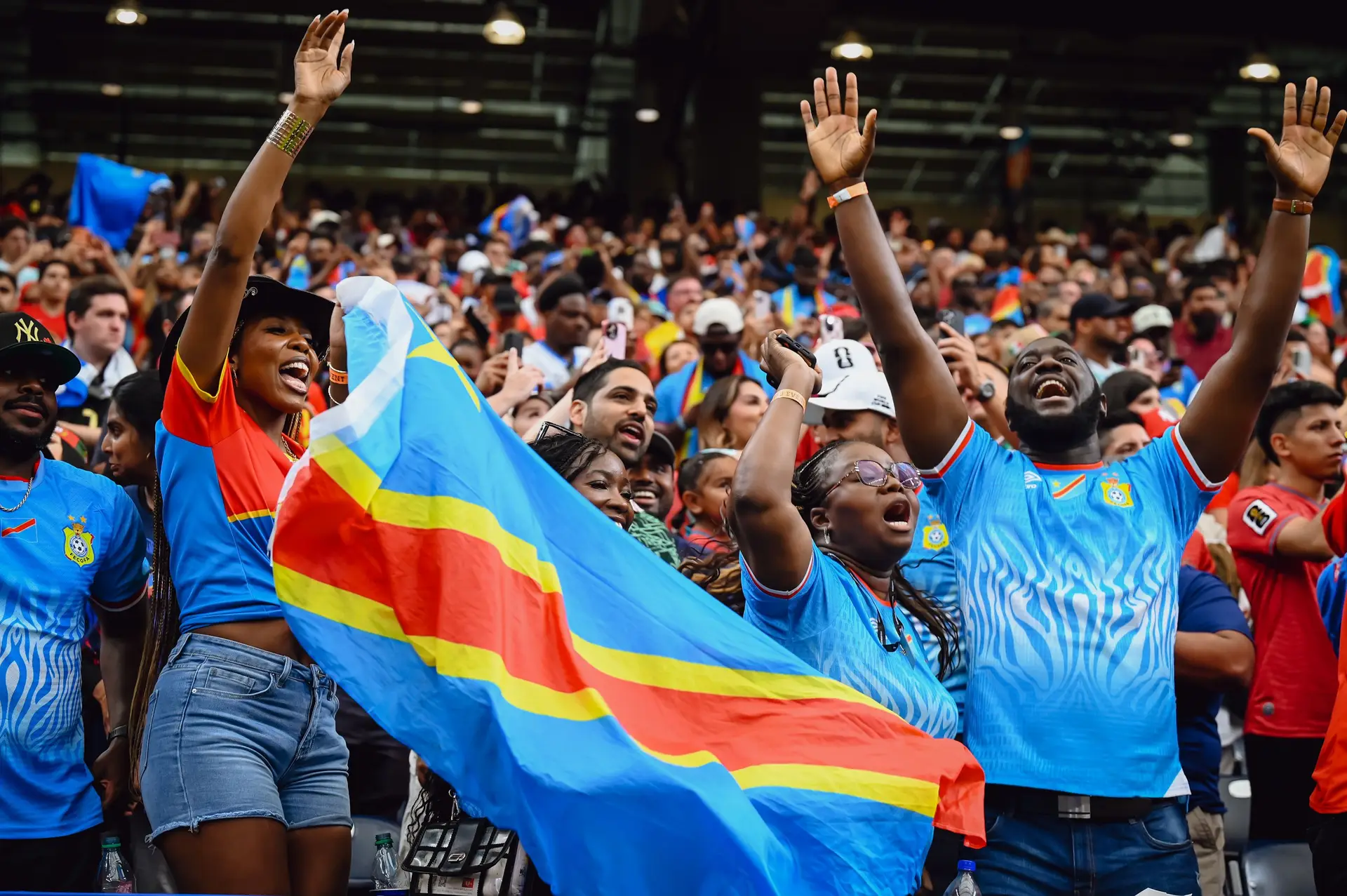 Adeptos da República Democrática do Congo a festejarem em Houston durante o jogo com Portugal