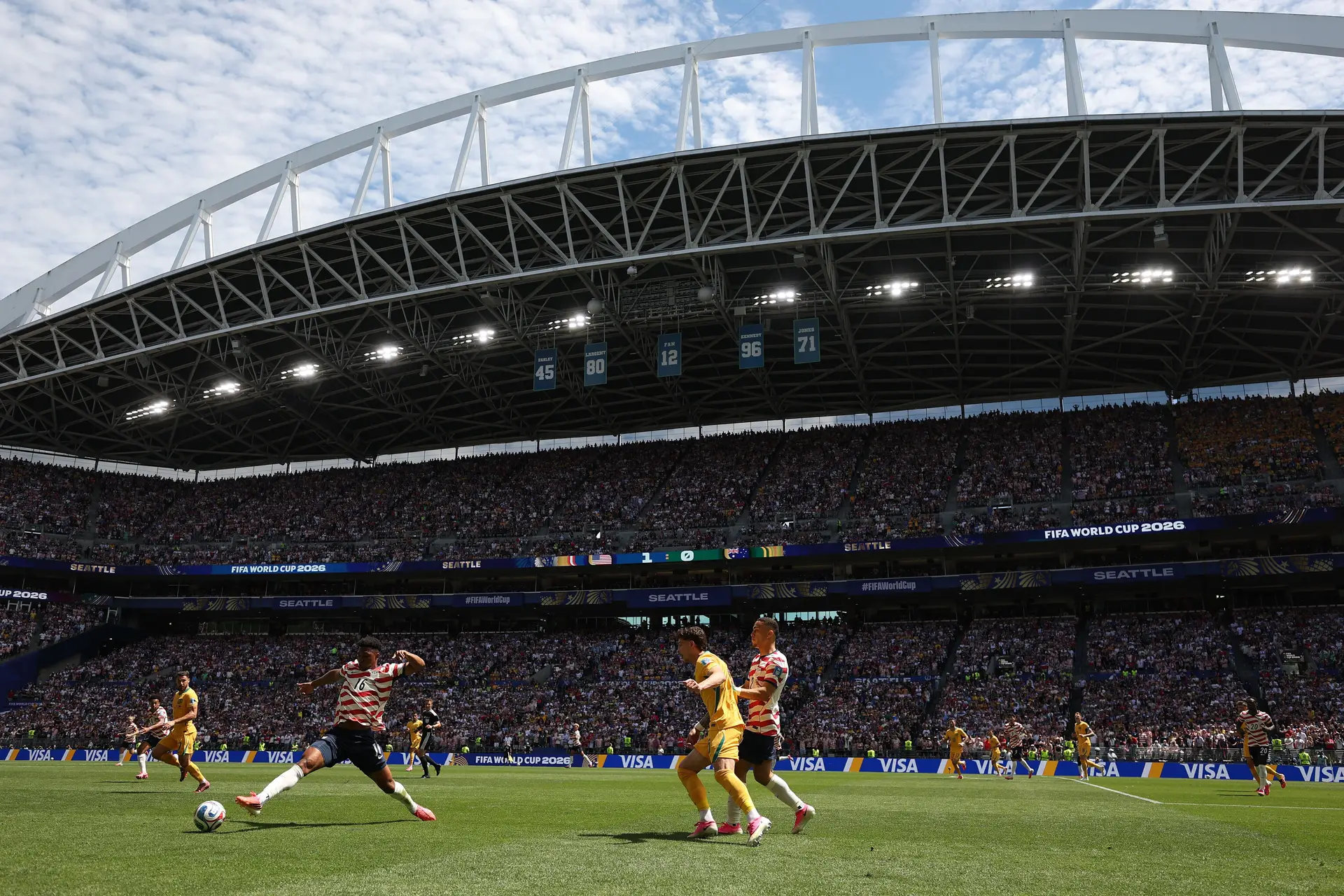 No dérbi da bola oval, os EUA reforçaram que não estão no Mundial somente para sorrir e acenar