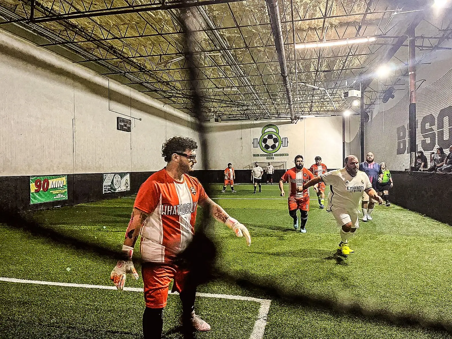 Só em Houston há três ligas da Man v Fat, esta no oeste da cidade, onde mais de uma dezena de homens se juntou, mais uma vez, para perderem peso com a ajuda do futebol
