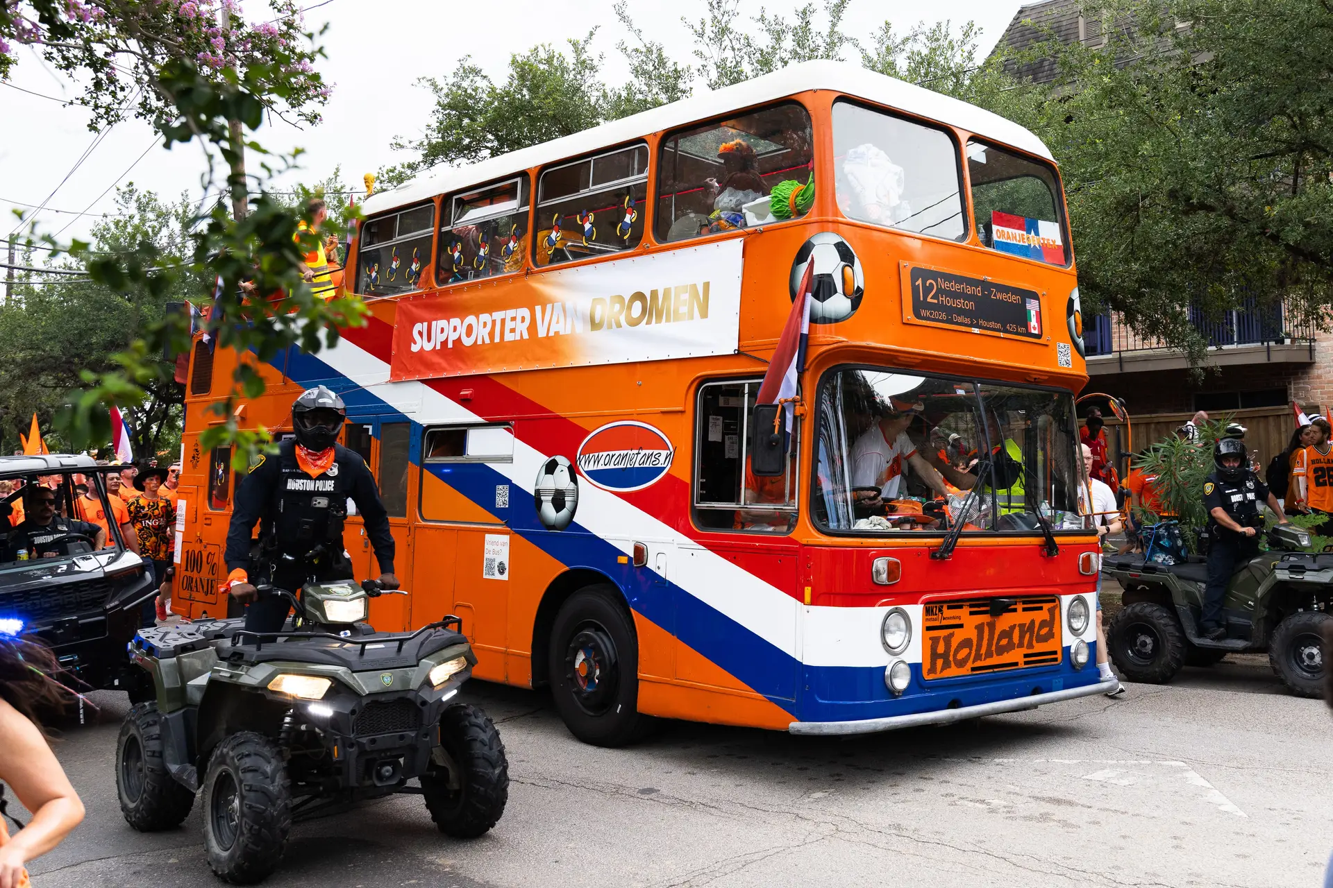 O famoso autocarro que persegue a seleção dos Países Baixos pelo Mundial