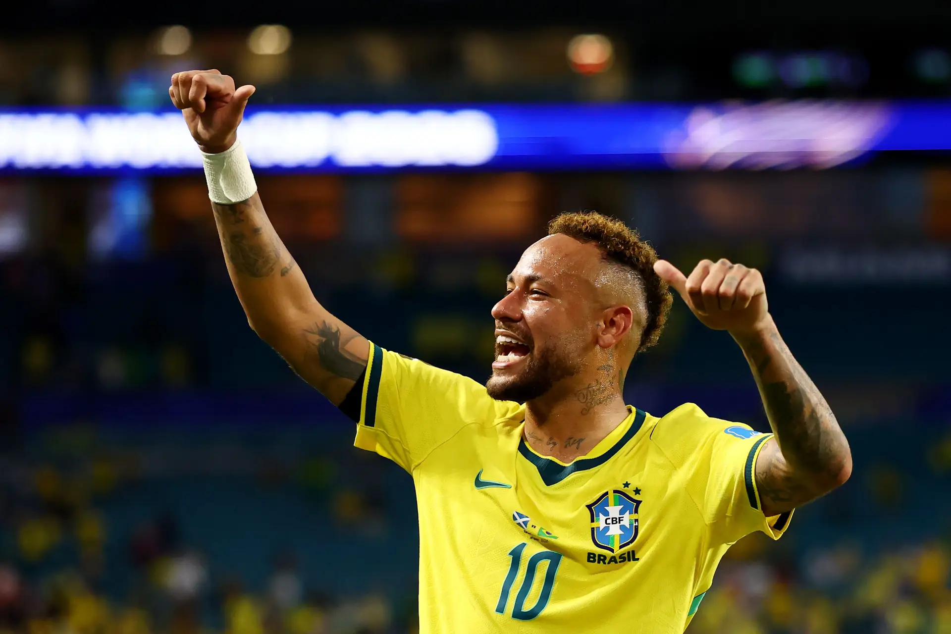 Neymar fez a sua 129ª internacionalização com o Brasil no último jogo da fase de grupos, contra a Escócia: há quase três anos que não jogava pela seleção