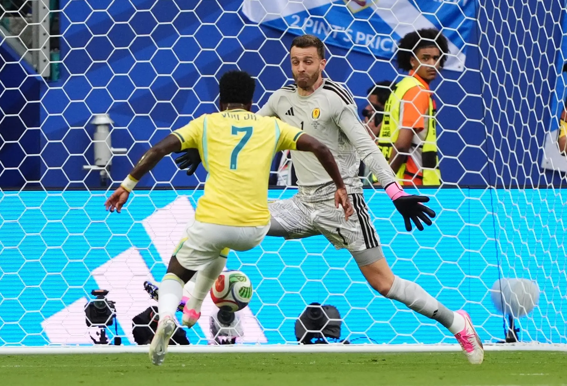 Vinícius no 1-0
