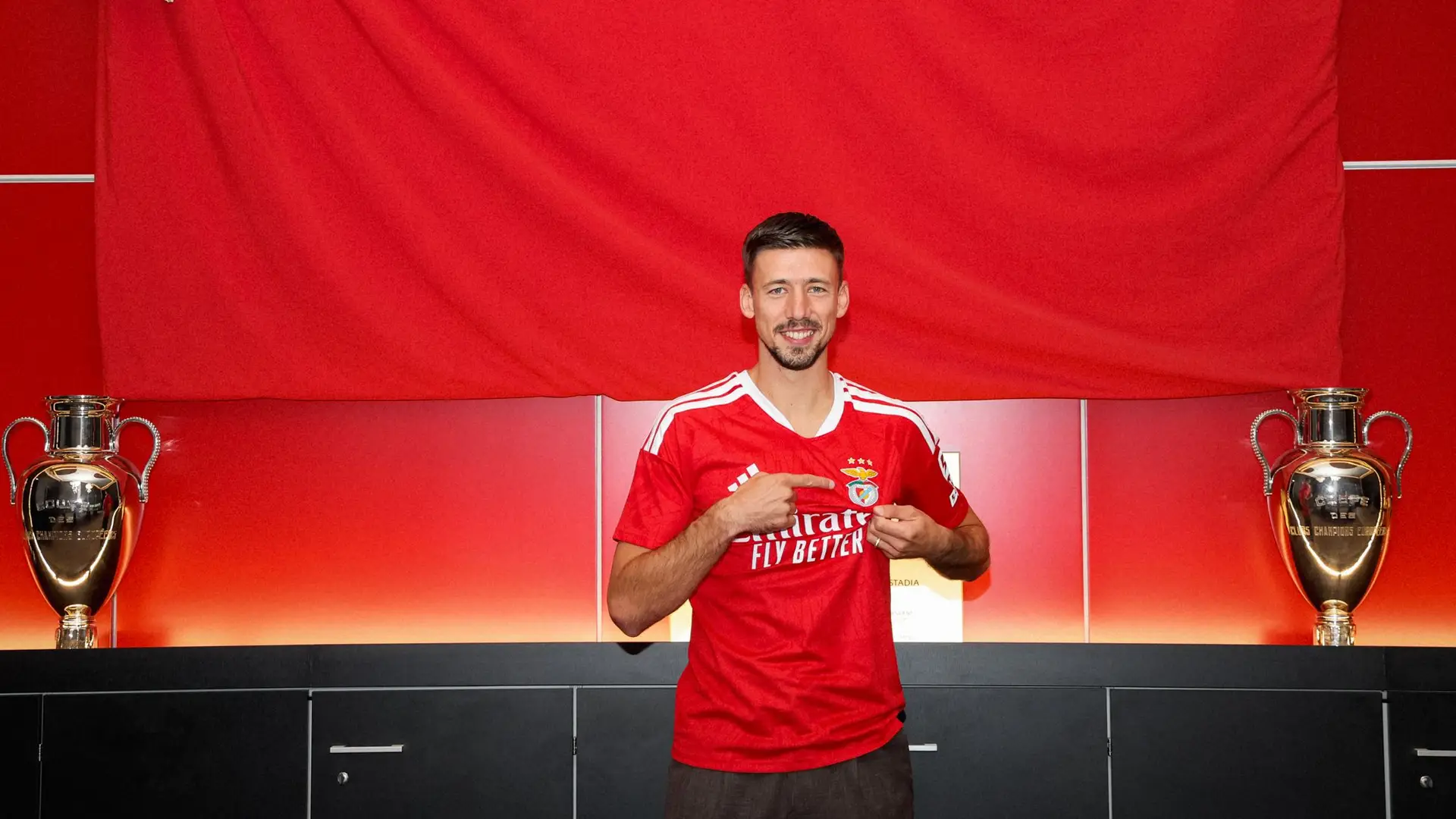 Clément Lenglet chega do Atlético Madrid para reforçar a defesa do Benfica