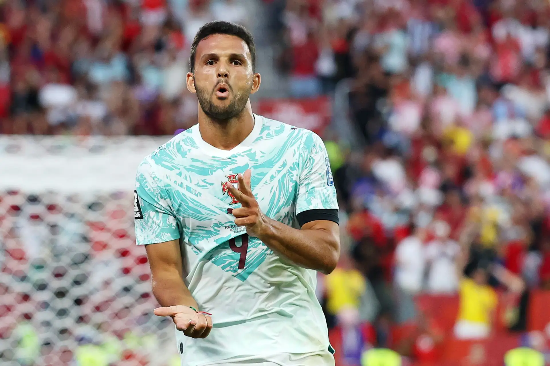Jogador que na próxima temporada estará no AC Milan entrou para decidir