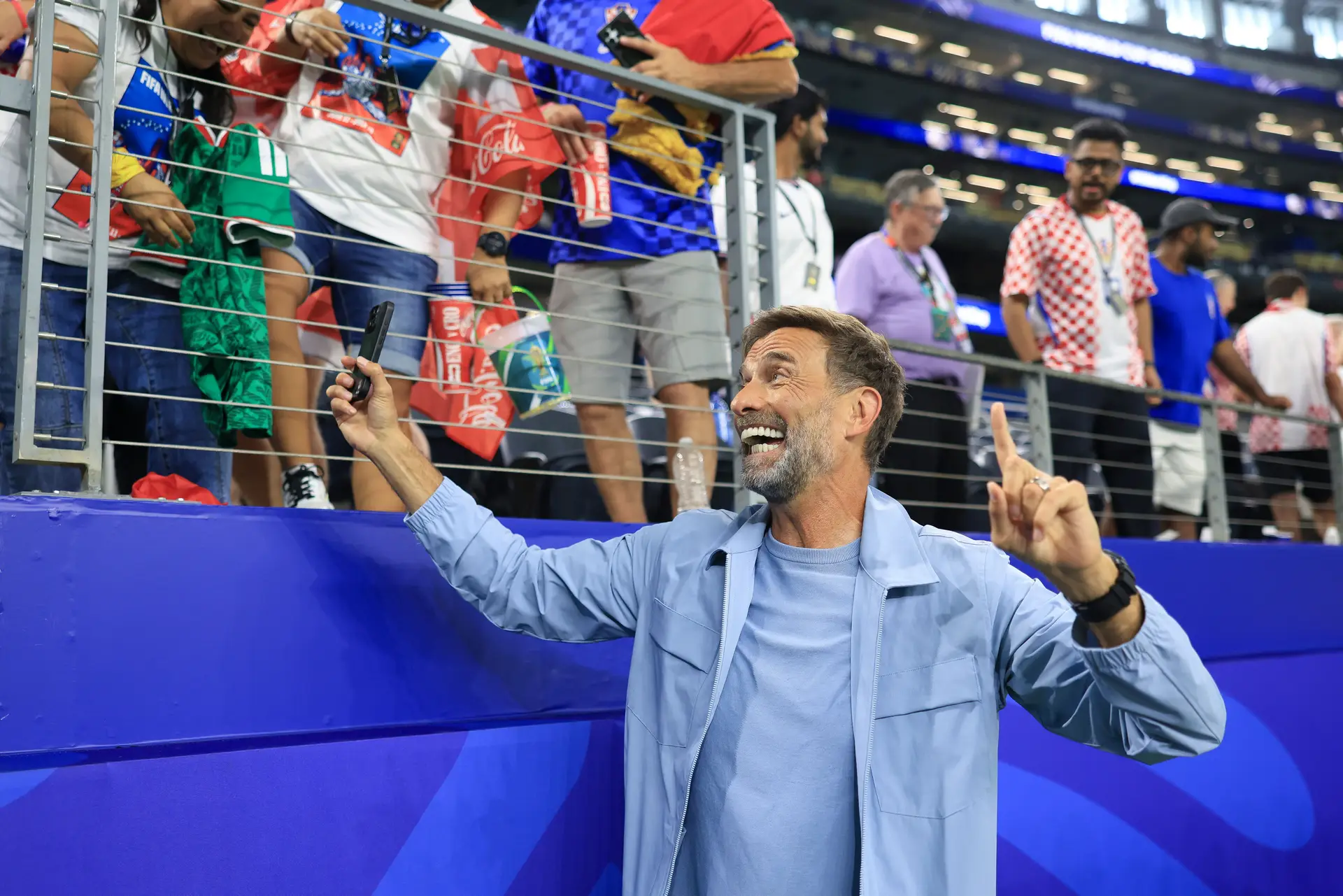 Técnico está no Mundial 2026 como comentador, mas pode sair dele como selecionador alemão