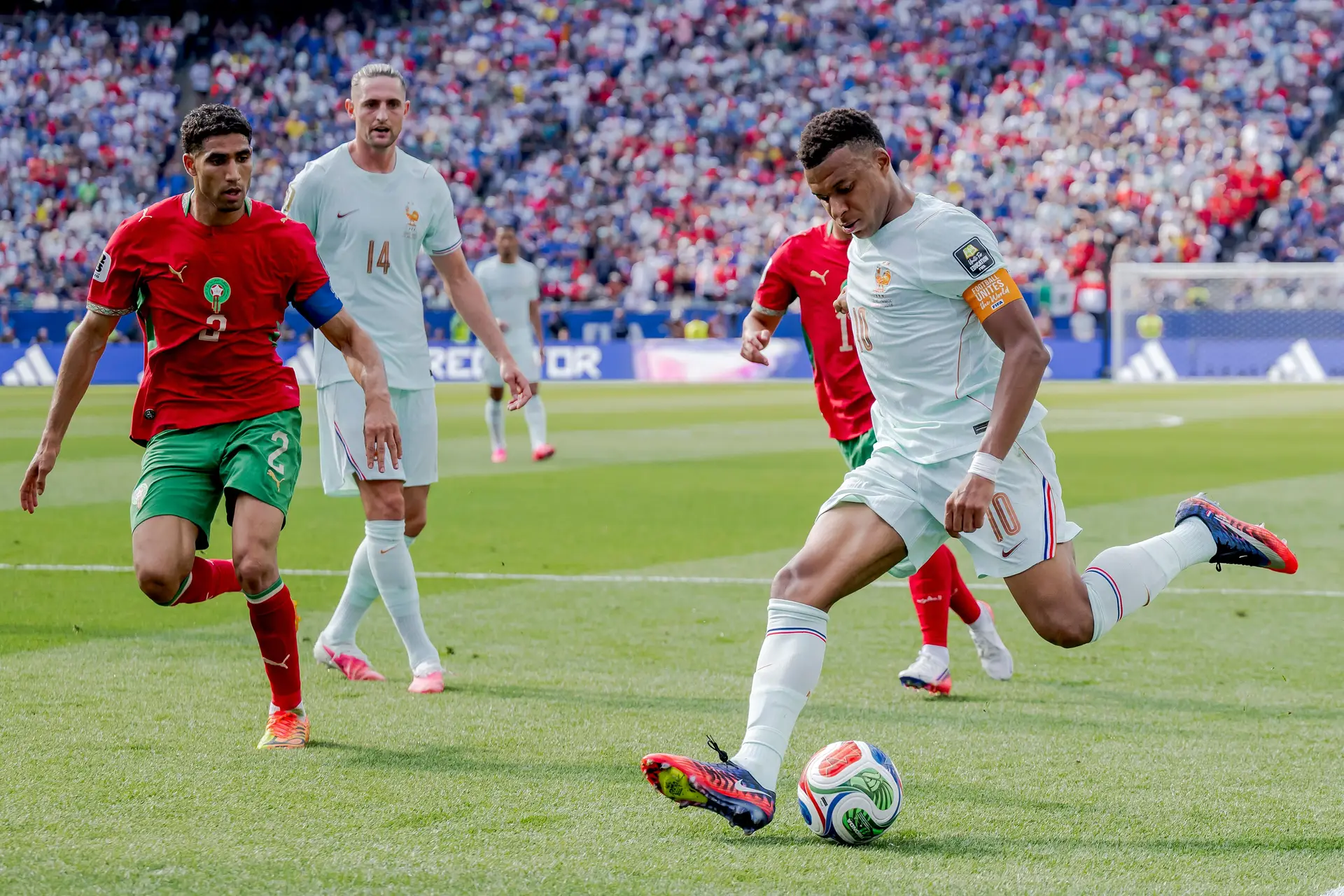 A França é um monstro infinito e chega intocável às meias-finais do Mundial, onde Marrocos nunca aspirou a estar
