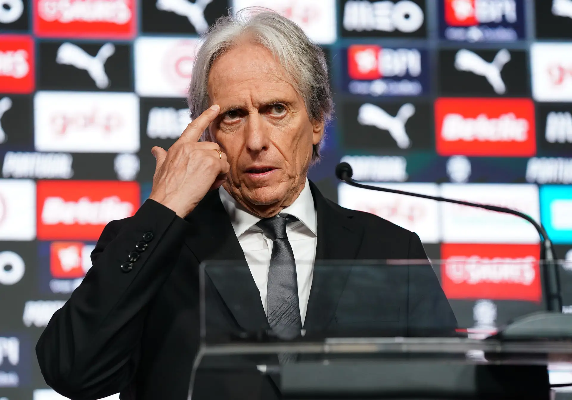 Jorge Jesus é o sucessor de Roberto Martínez