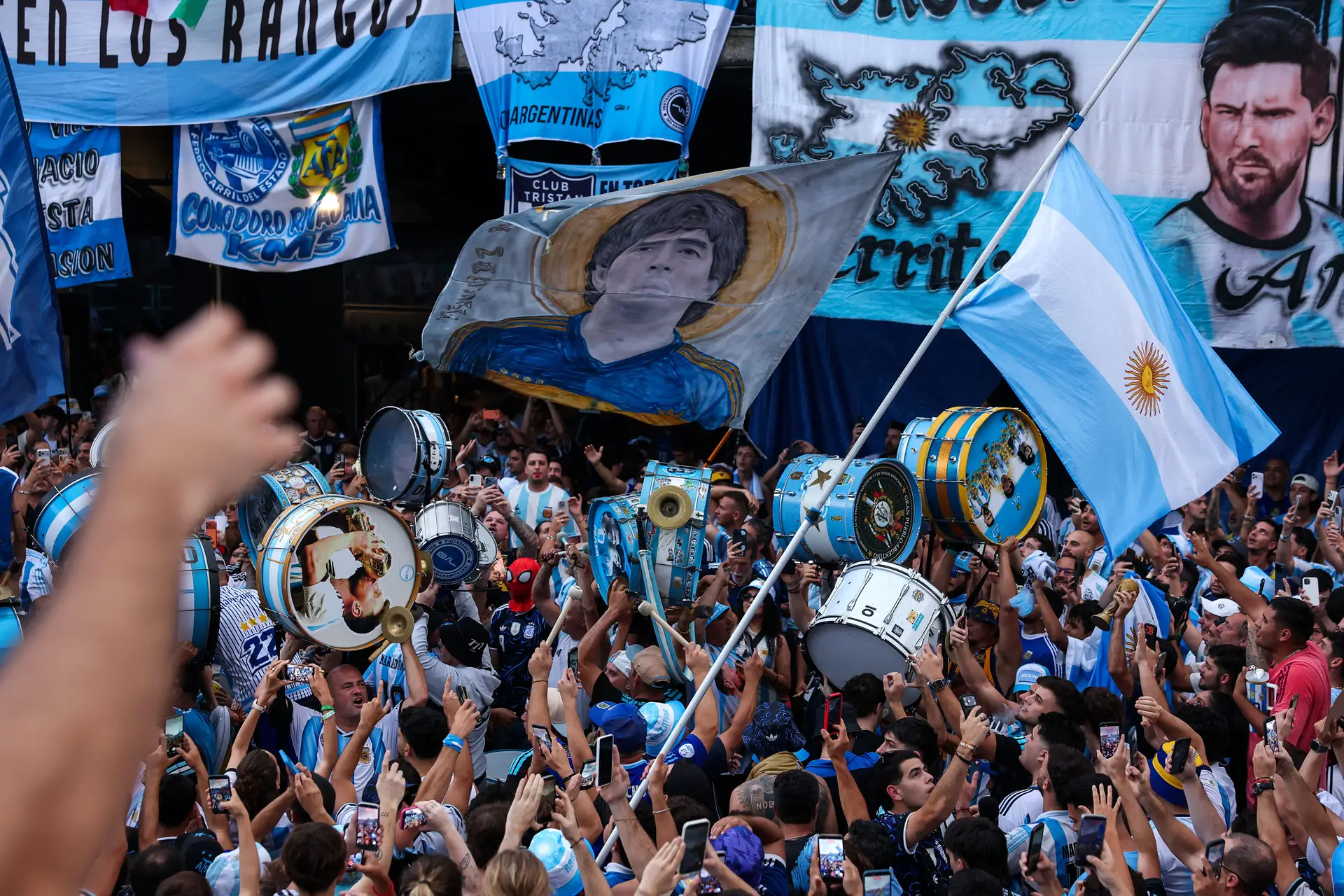 Adeptos da Argentina nas ruas de Atlanta, onde a seleção vai jogar com a Inglaterra nas meias-finais do Mundial