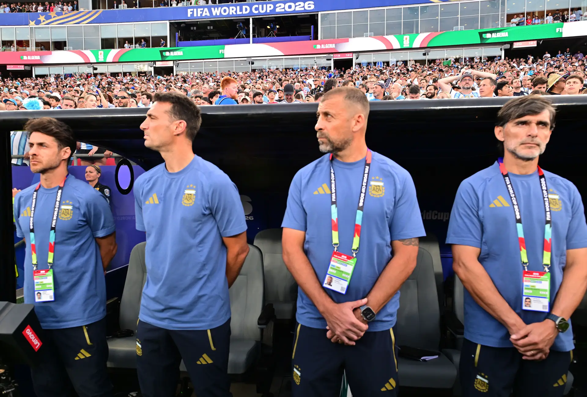 Uma equipa técnica de internacionais: Aimar, Scaloni, Samuel, Ayala