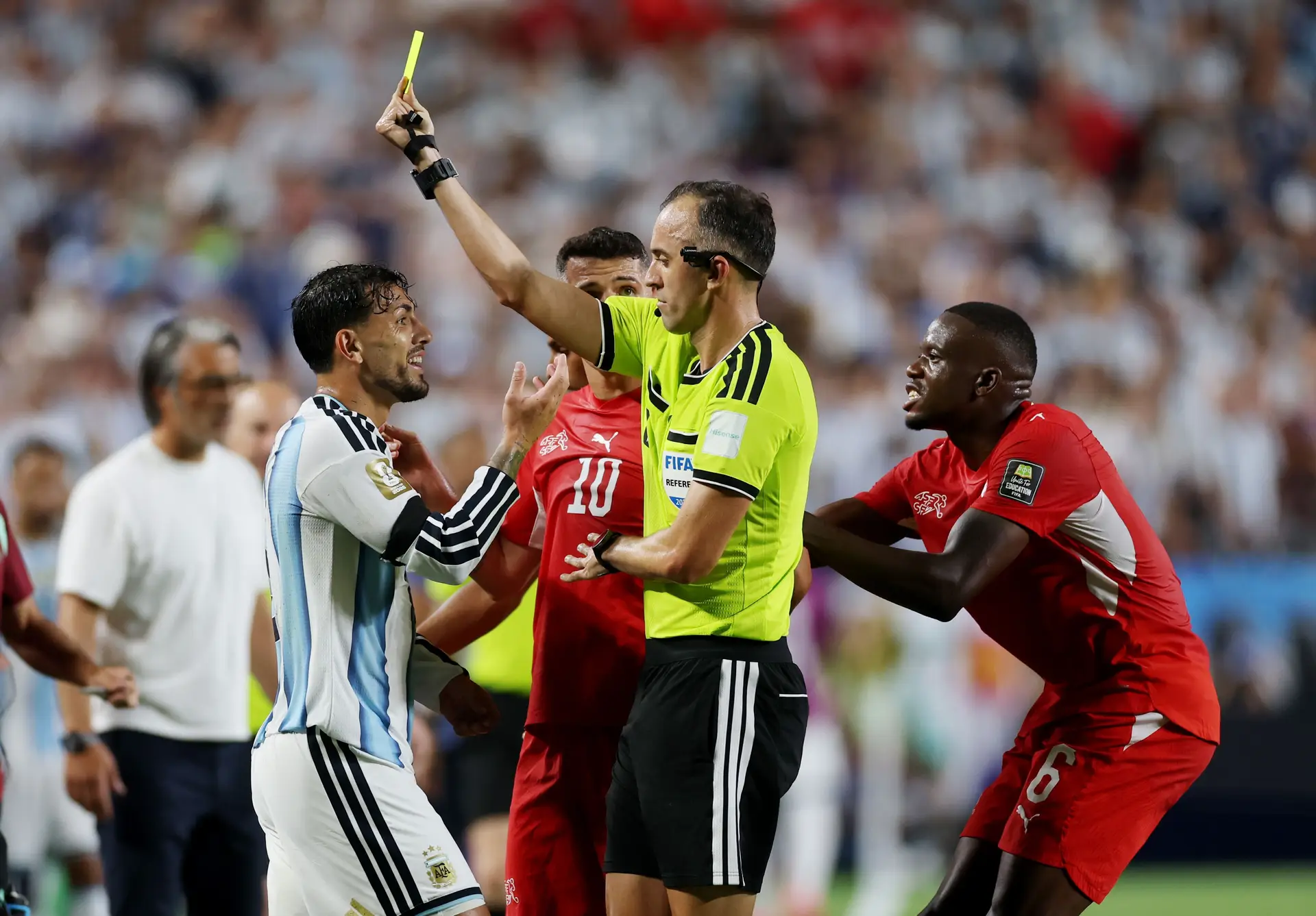 João Pinheiro em ação no Argentina-Suíça do Mundial 2026