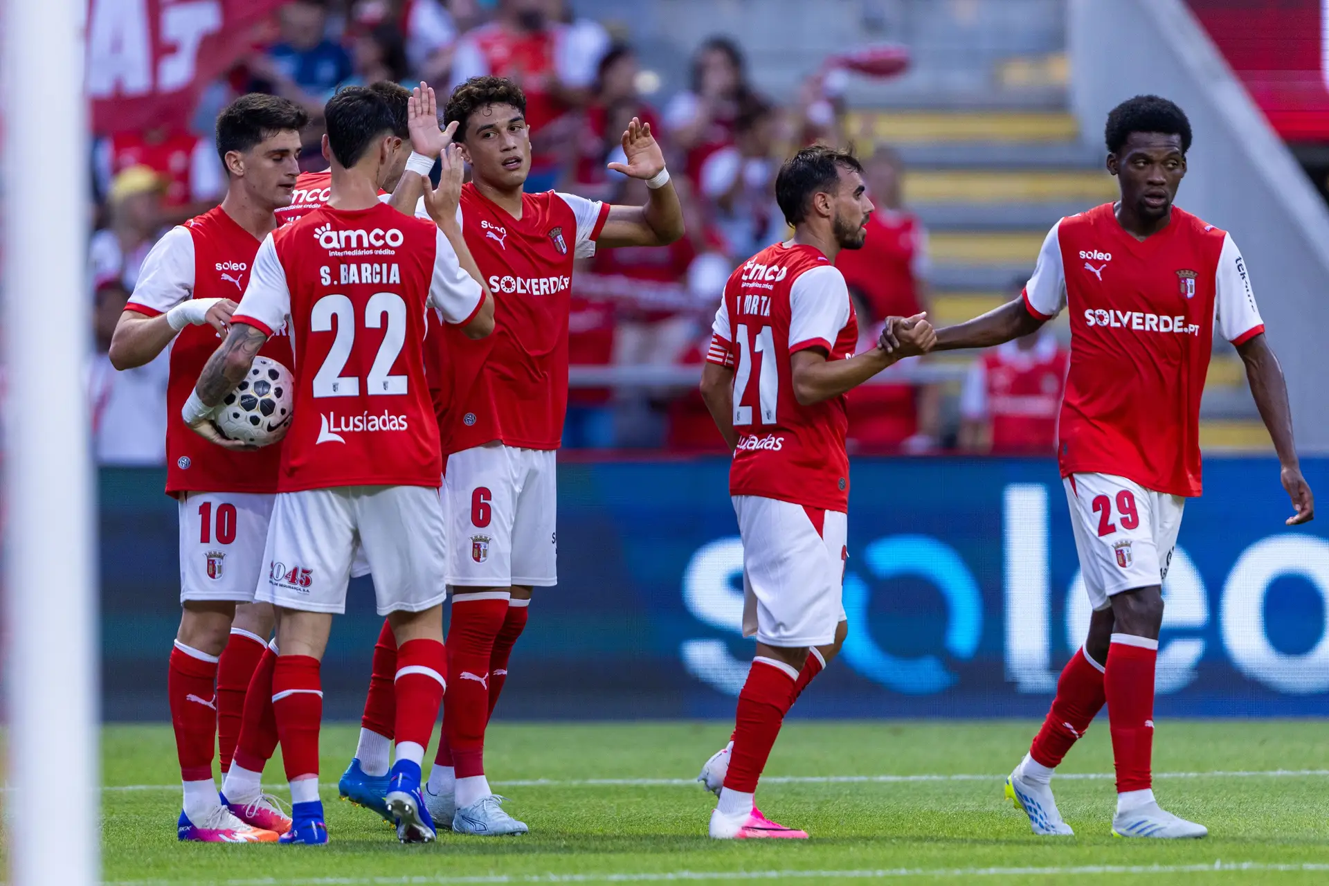 Minhotos arrancaram época oficial com vitória